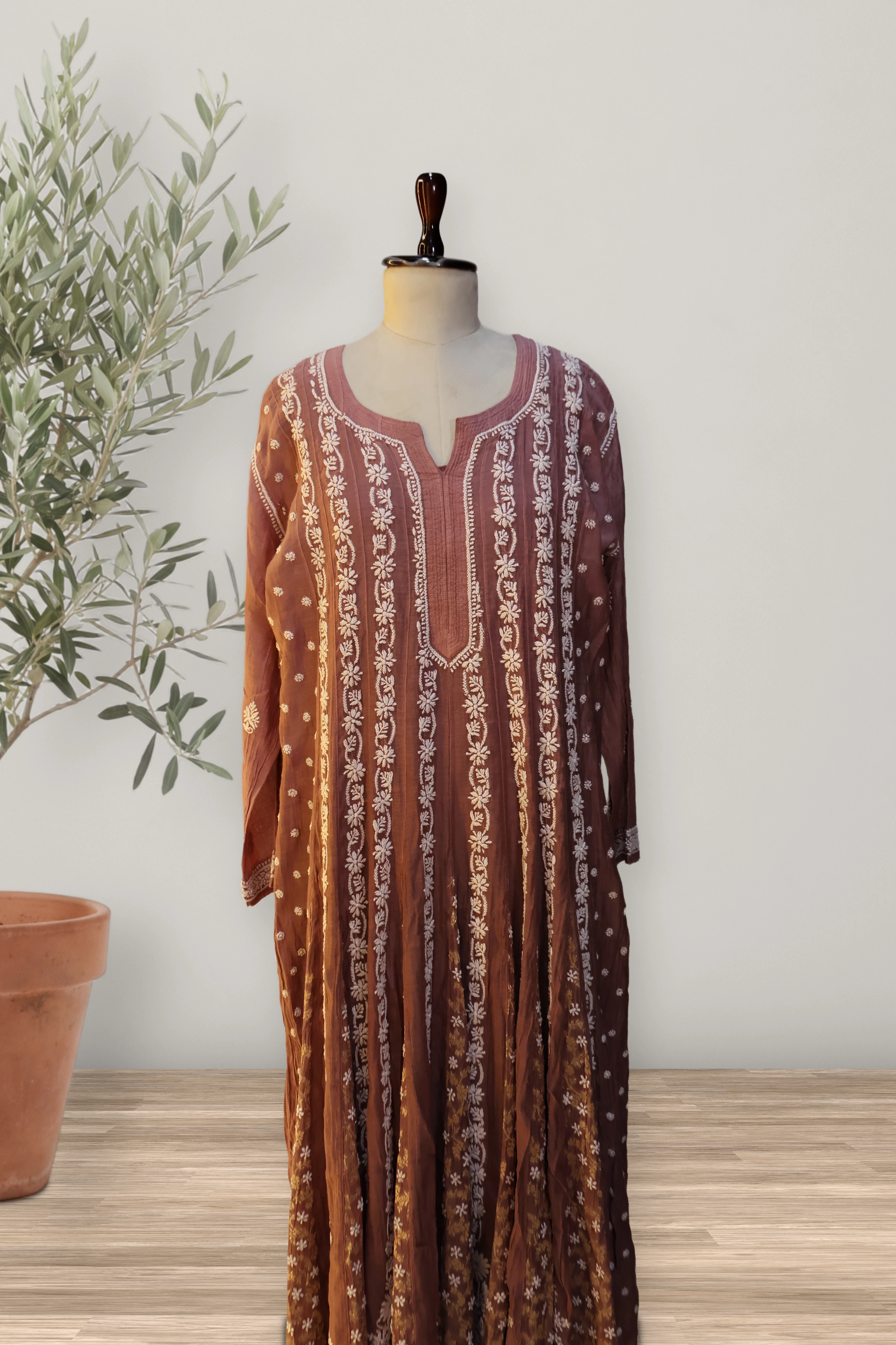 Evaramauve Lucknowi Chikankari Chanderi Tissue Suit: the whole piece, laid out. Chikankari Chanderi.