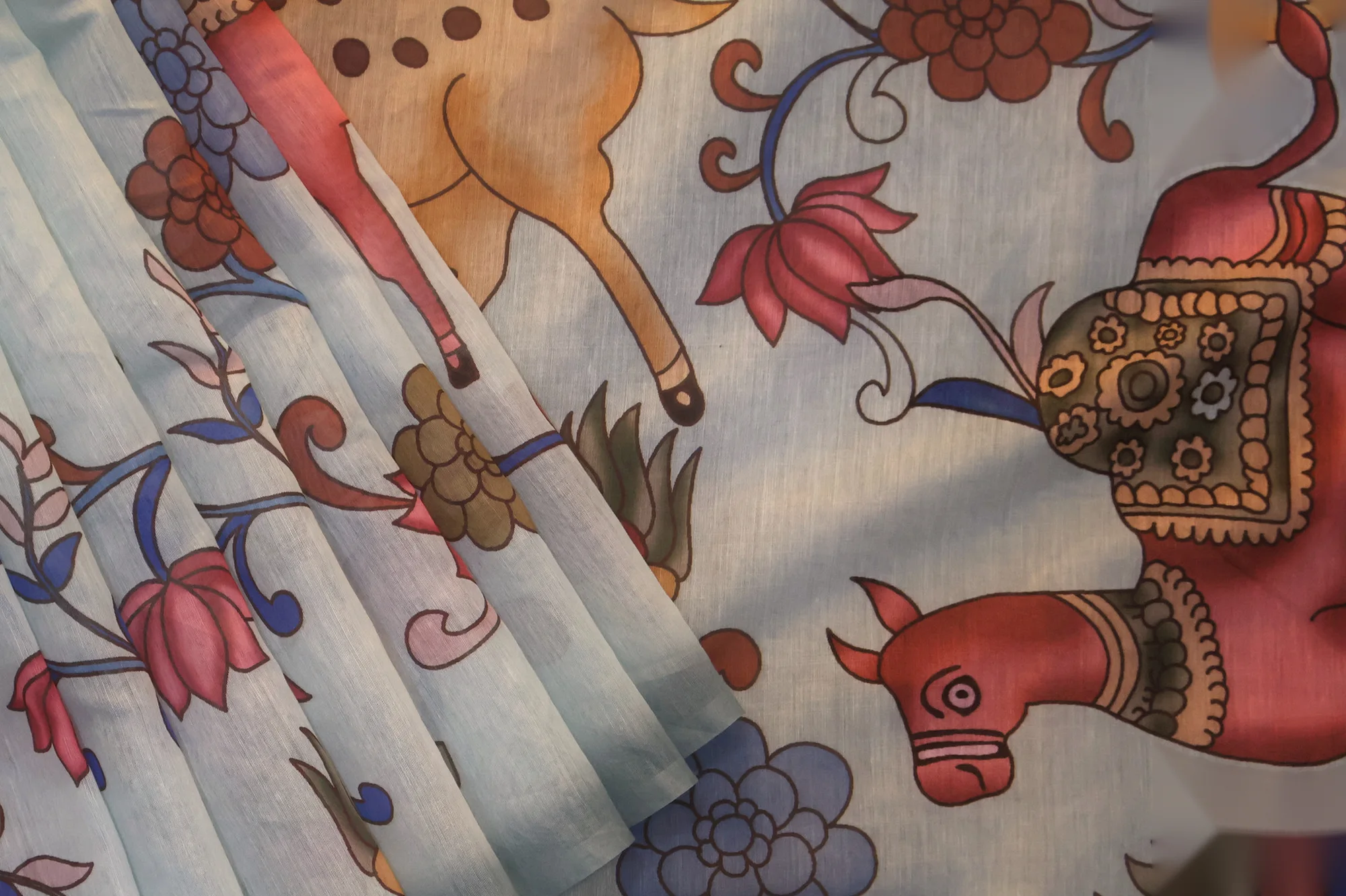Saree 004: the whole piece, laid out.