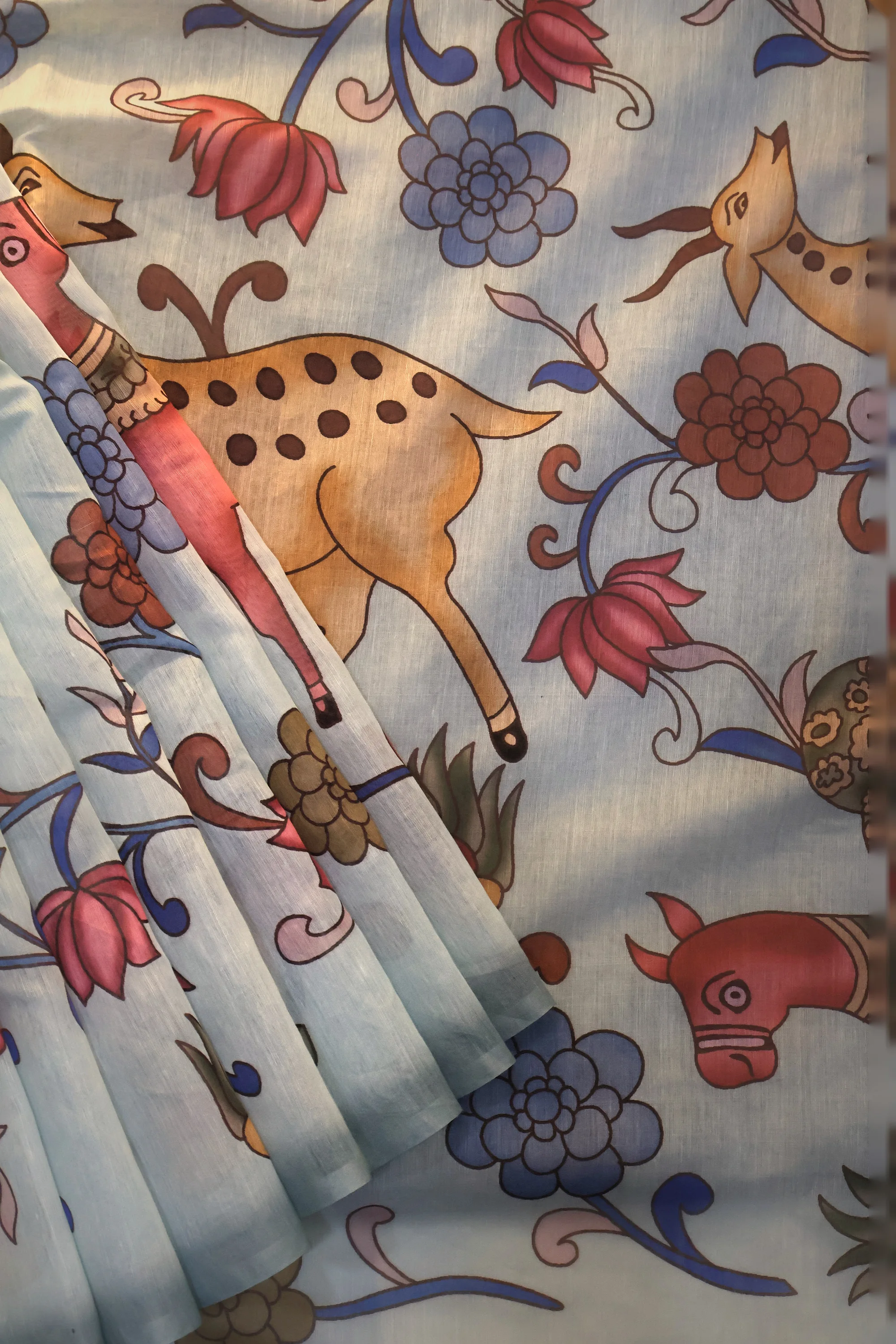 Saree 004: a detail of the work.