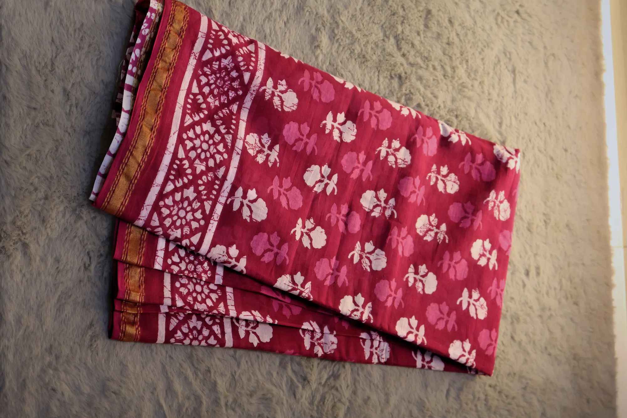 Bagru Floral Bloom - Cotton: a detail of the work. Cotton.