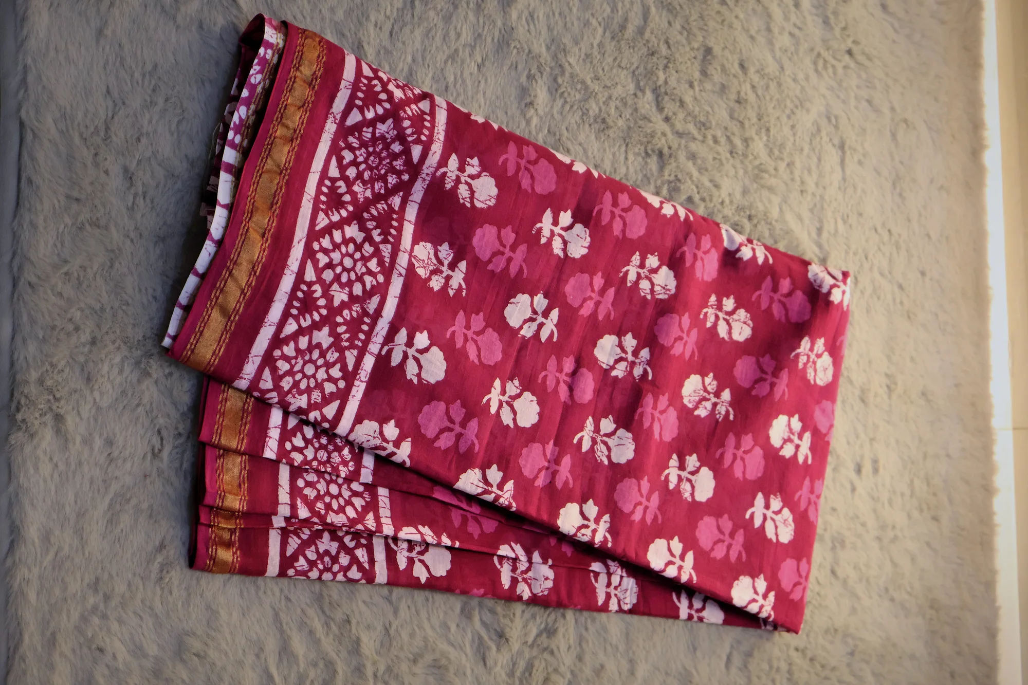 Bagru Floral Bloom - Cotton: a detail of the work. Cotton.