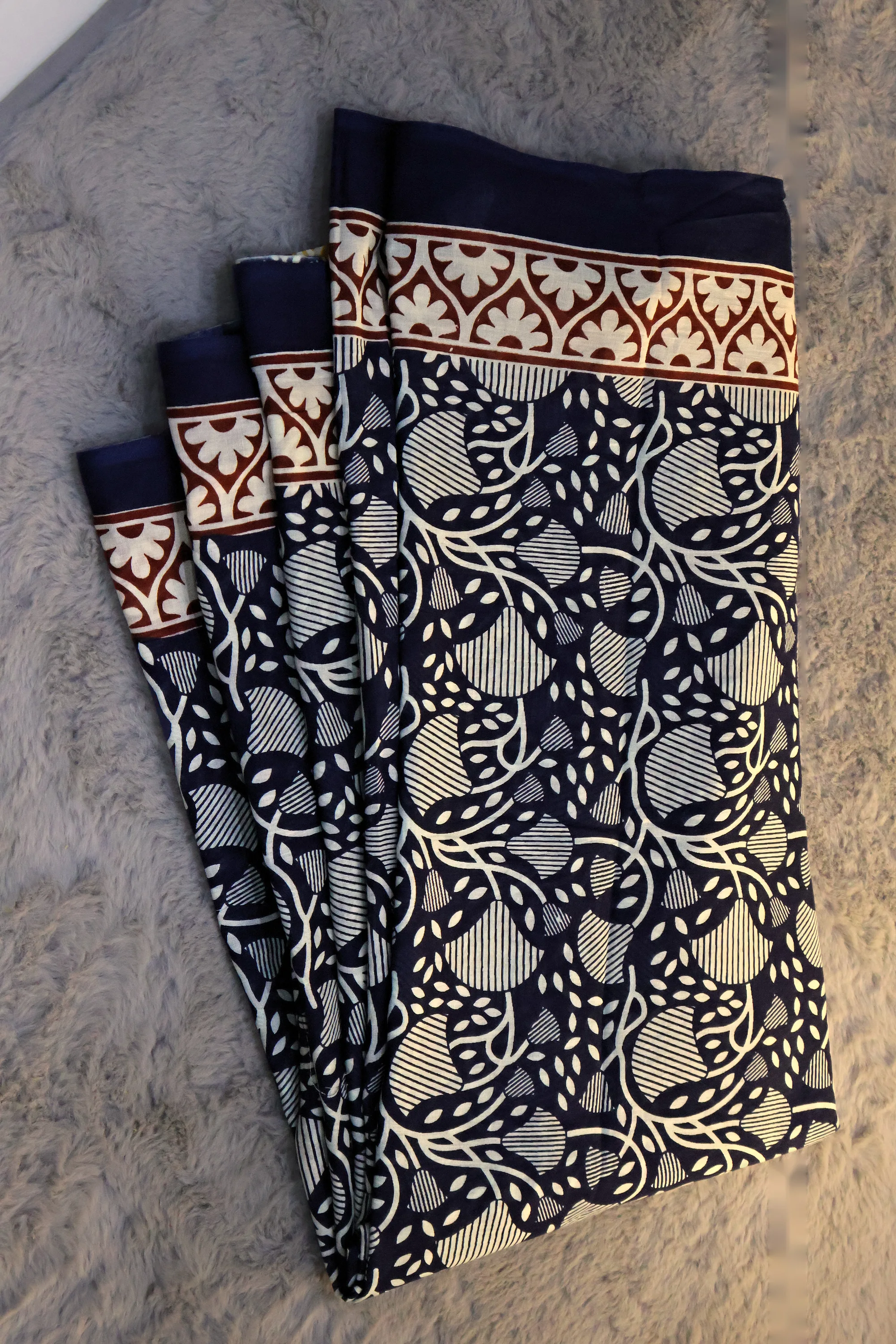 Saree 008: a detail of the work.