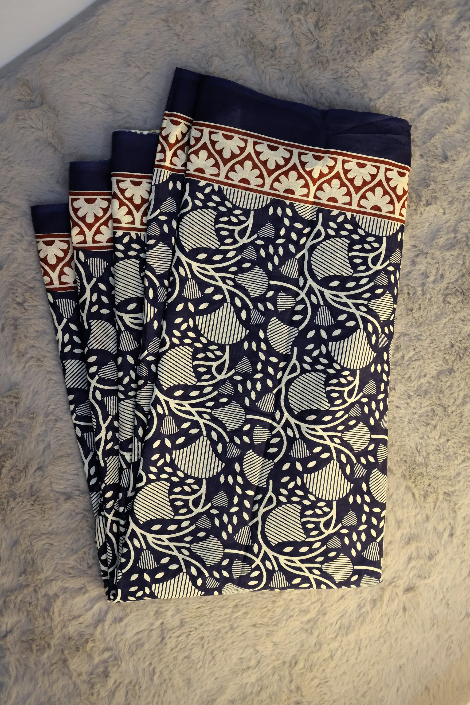 Saree 008: a detail of the work.