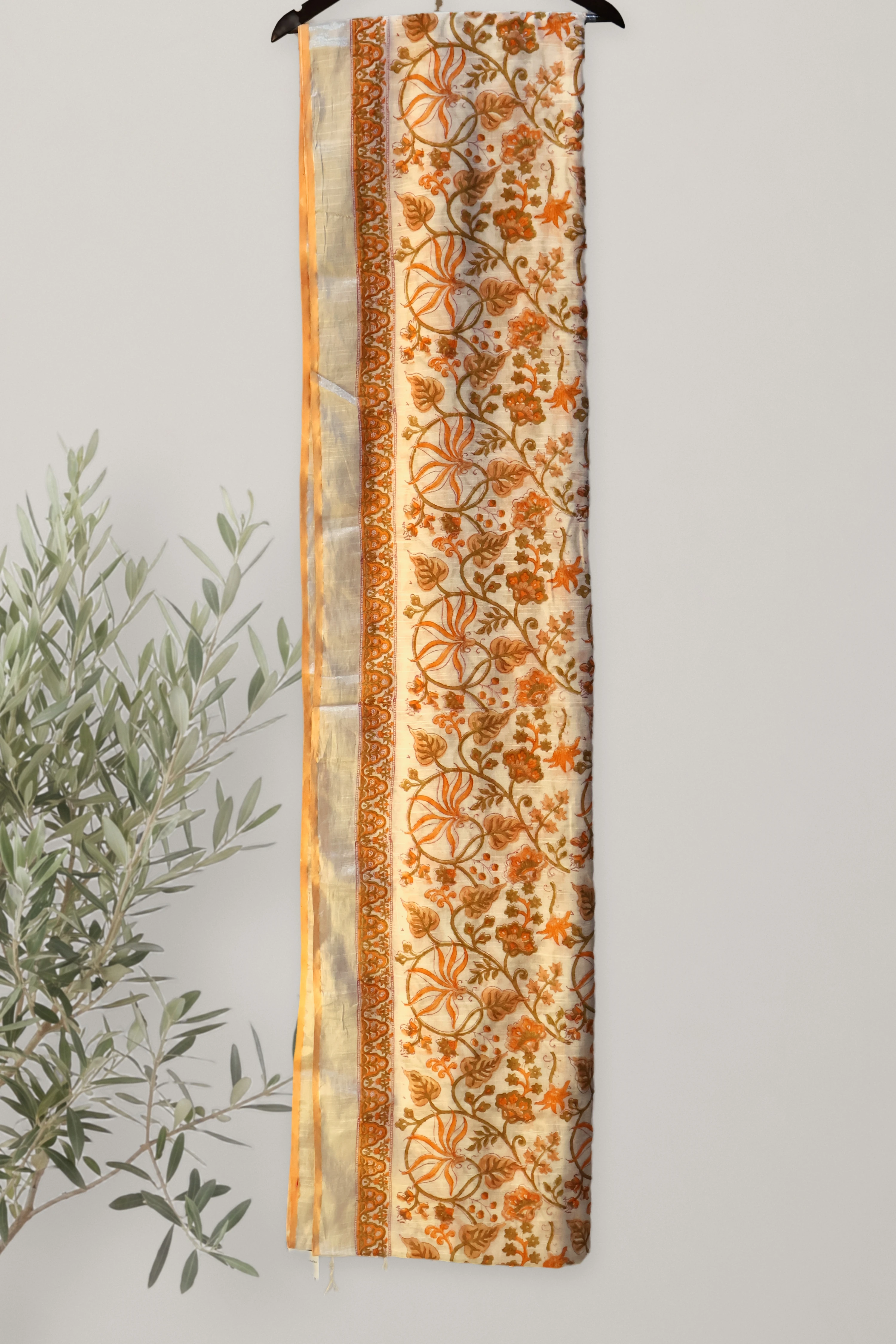 Saree 012: a detail of the work.