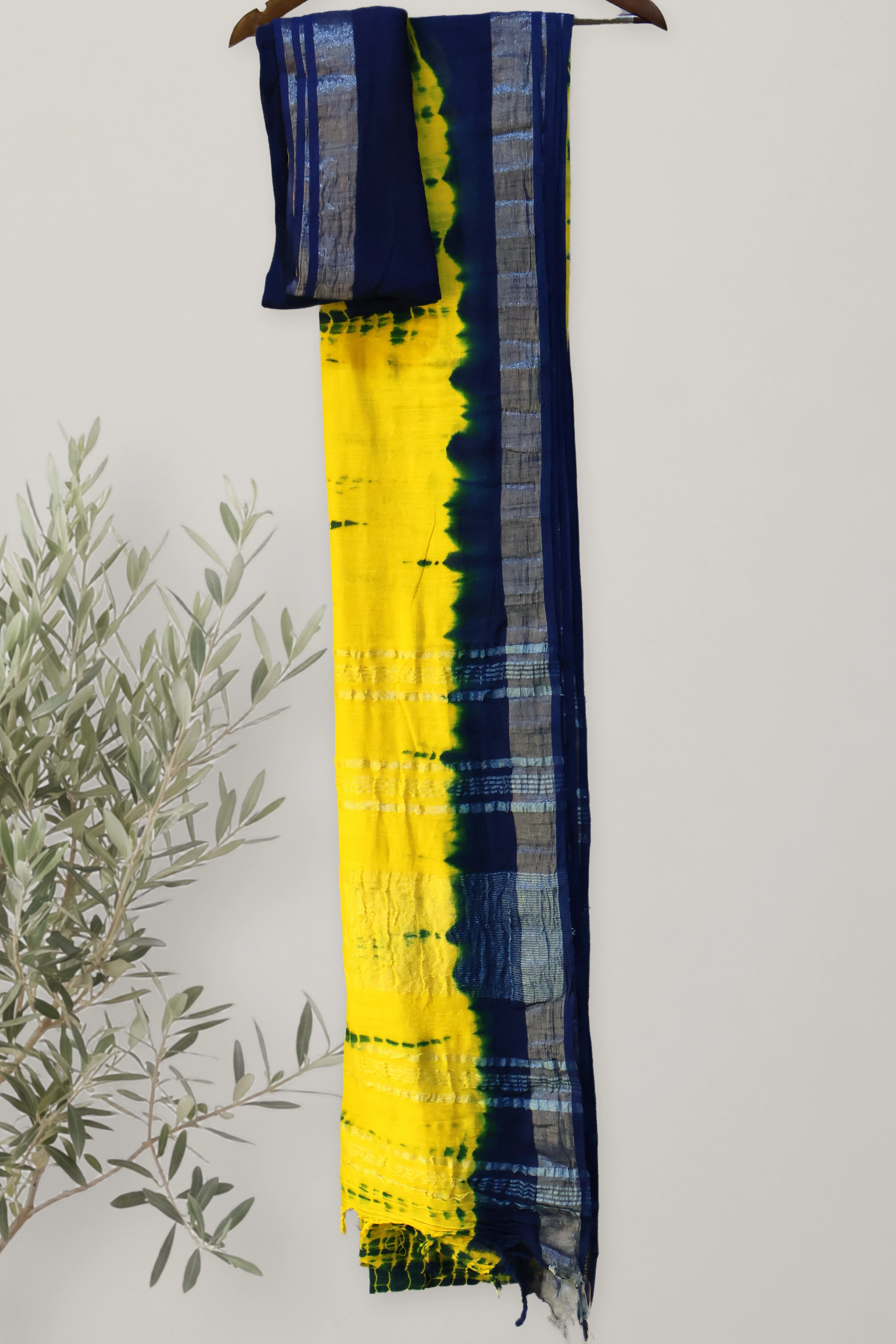 Indigo Meadow - Shibori Linen: a detail of the work. Linen.