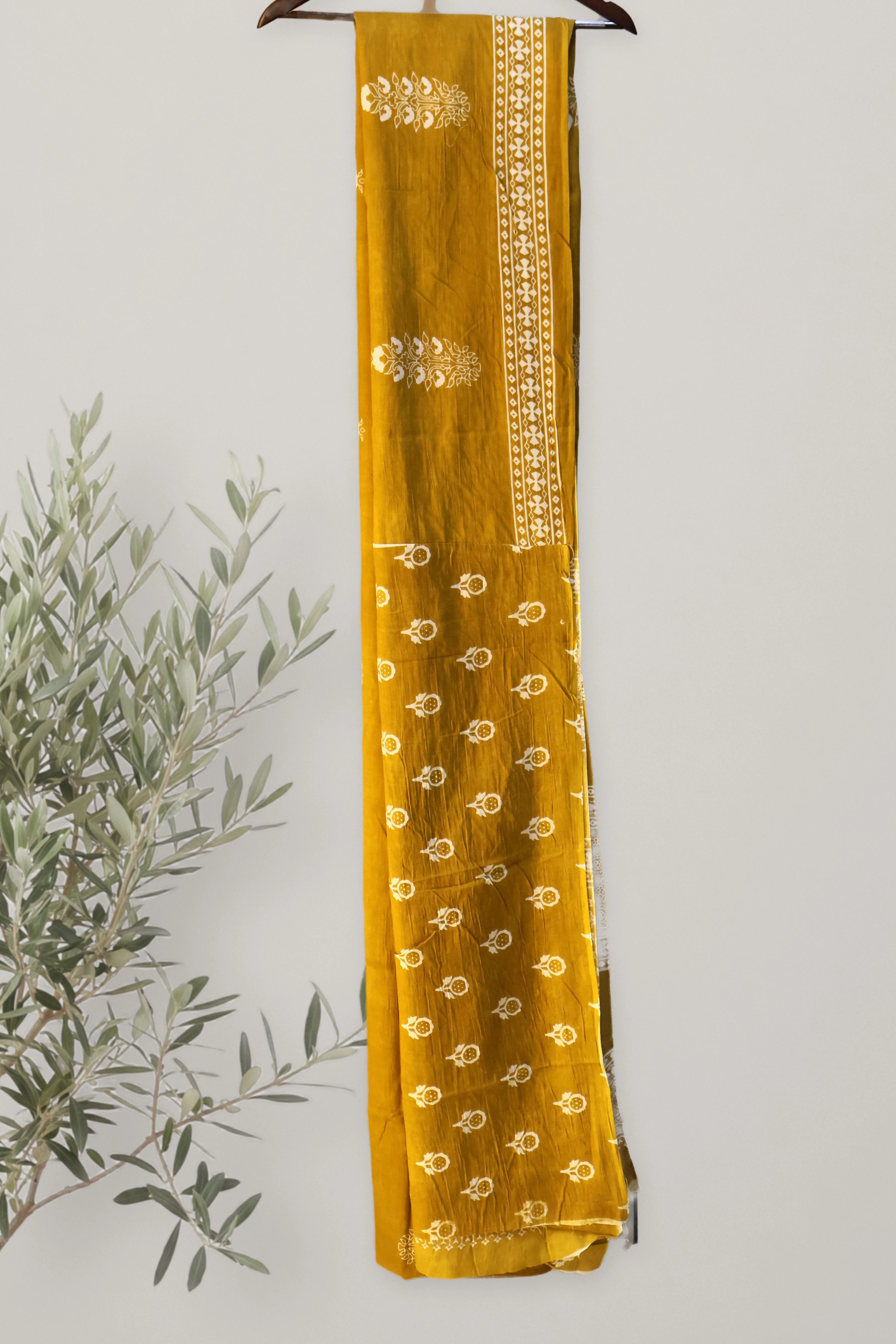 Mustard Bloom - Sanganeri Cotton: a detail of the work. Cotton.