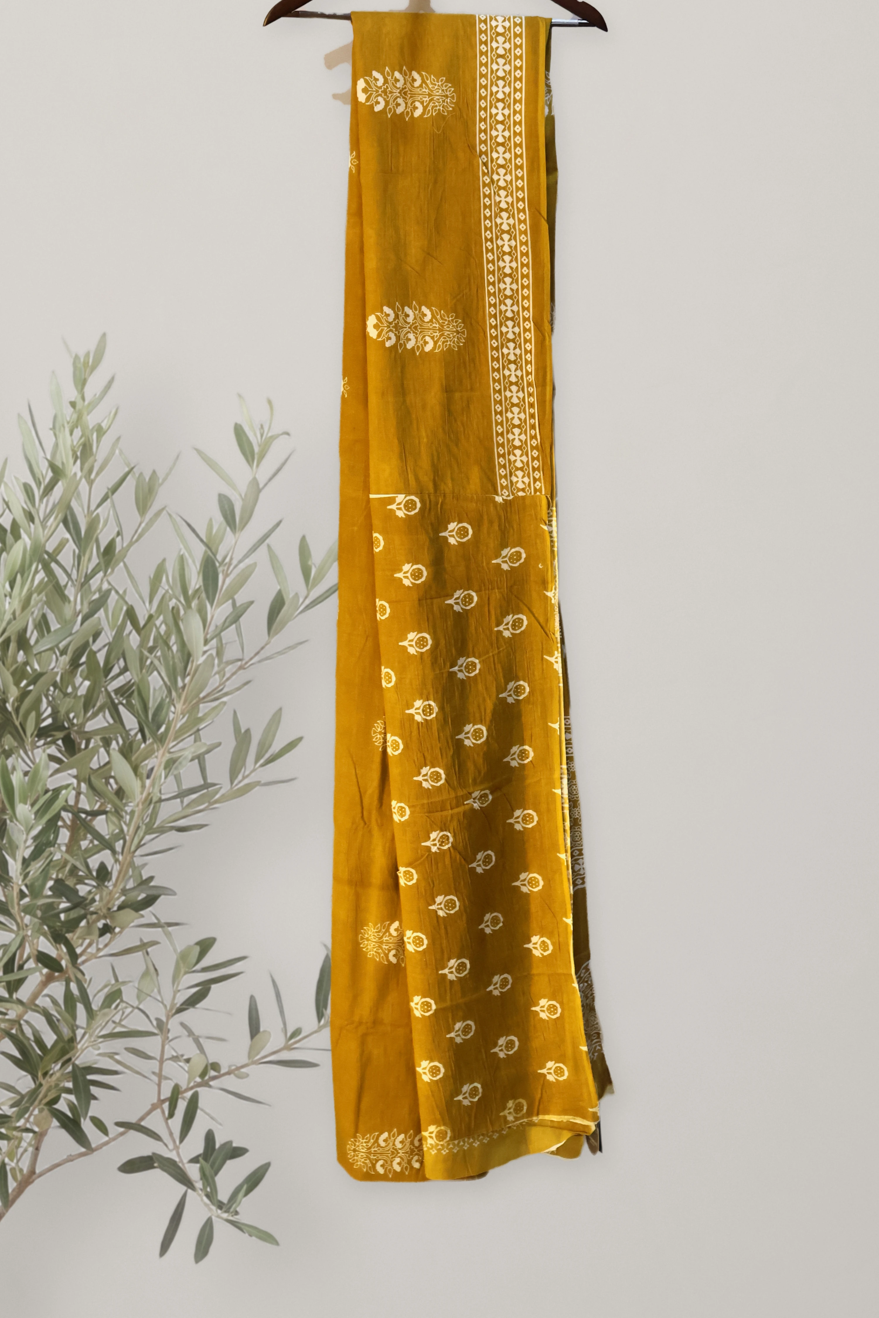 Mustard Bloom - Sanganeri Cotton: a detail of the work. Cotton.
