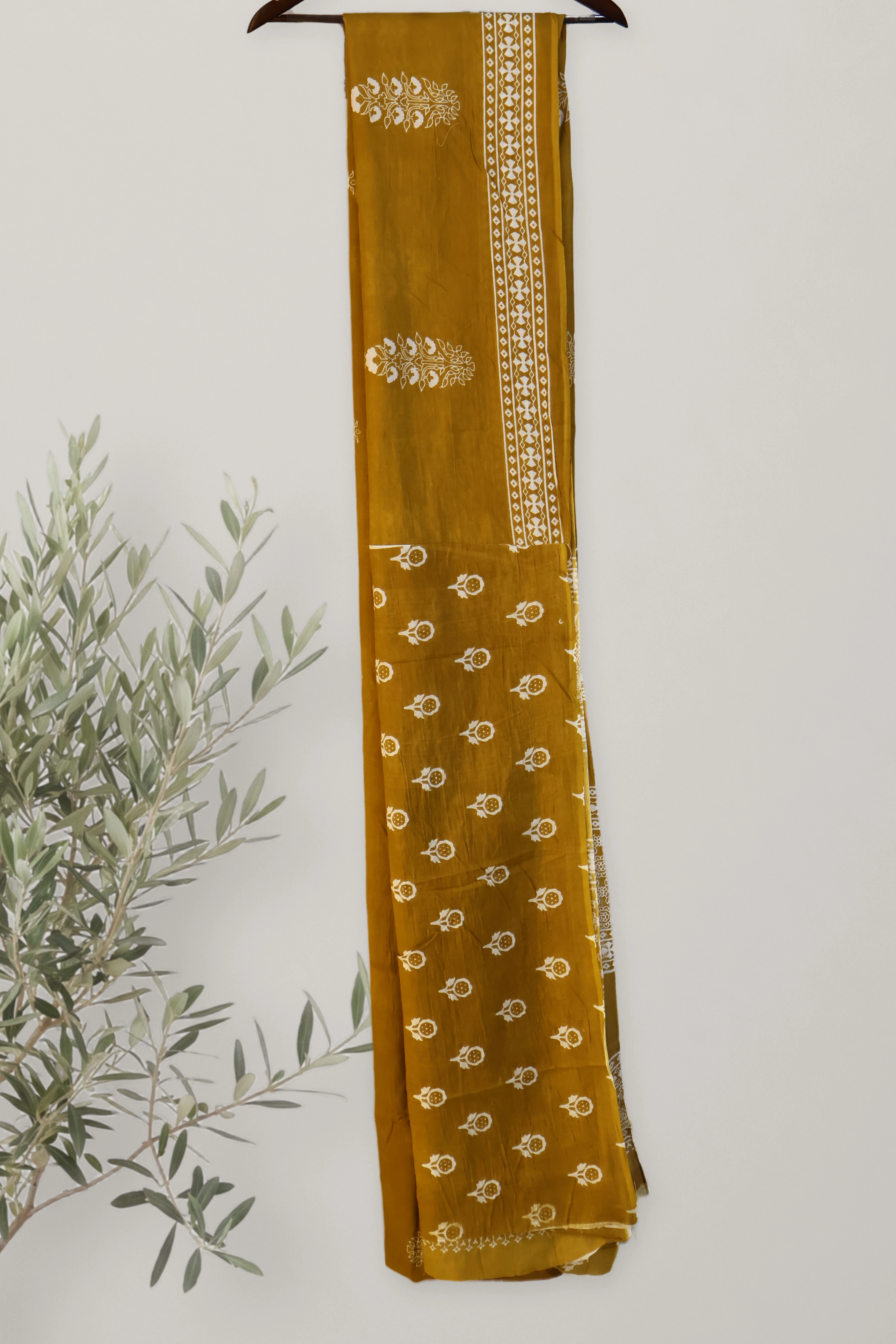 Mustard Bloom - Sanganeri Cotton: a detail of the work. Cotton.