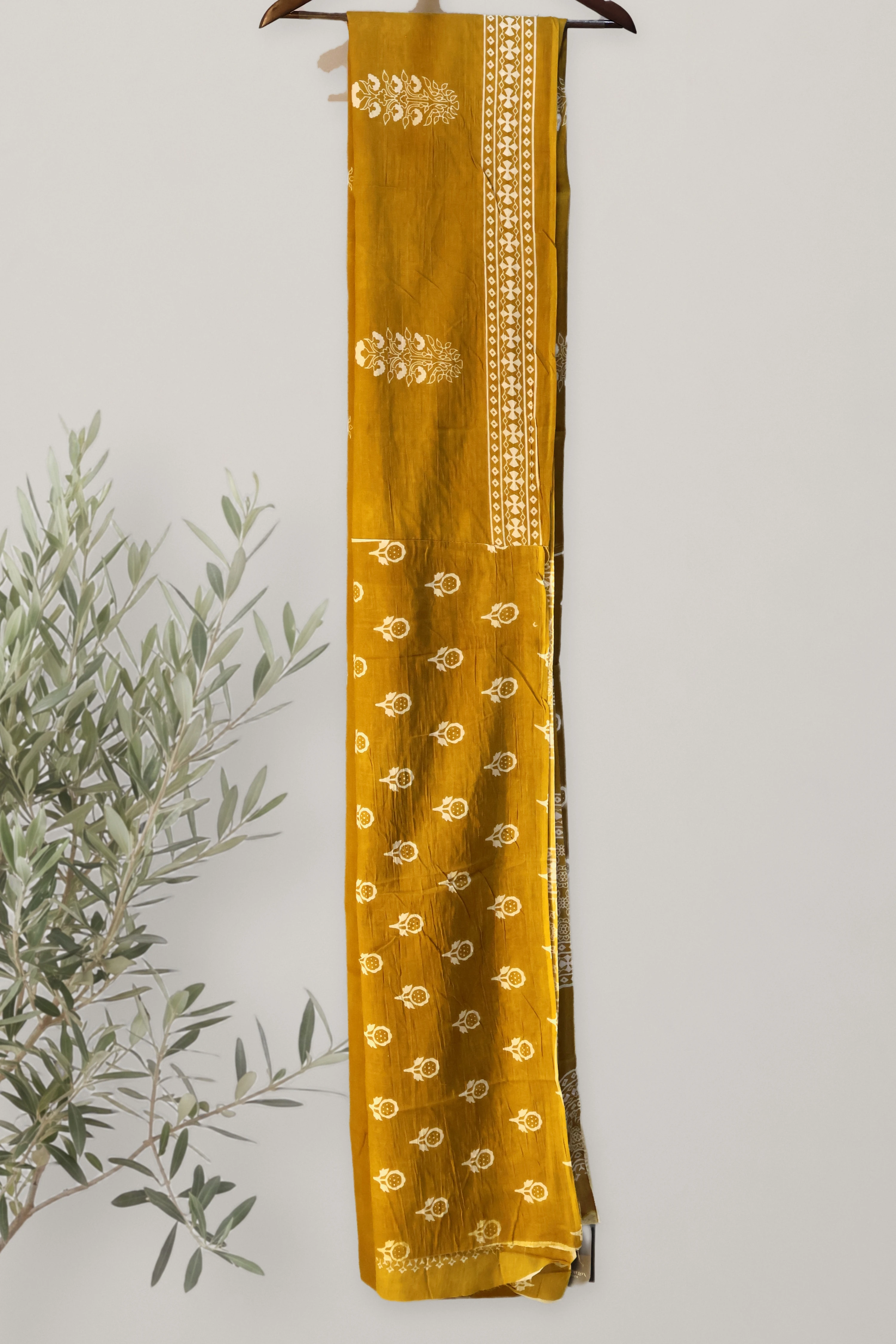 Mustard Bloom - Sanganeri Cotton: a detail of the work. Cotton.