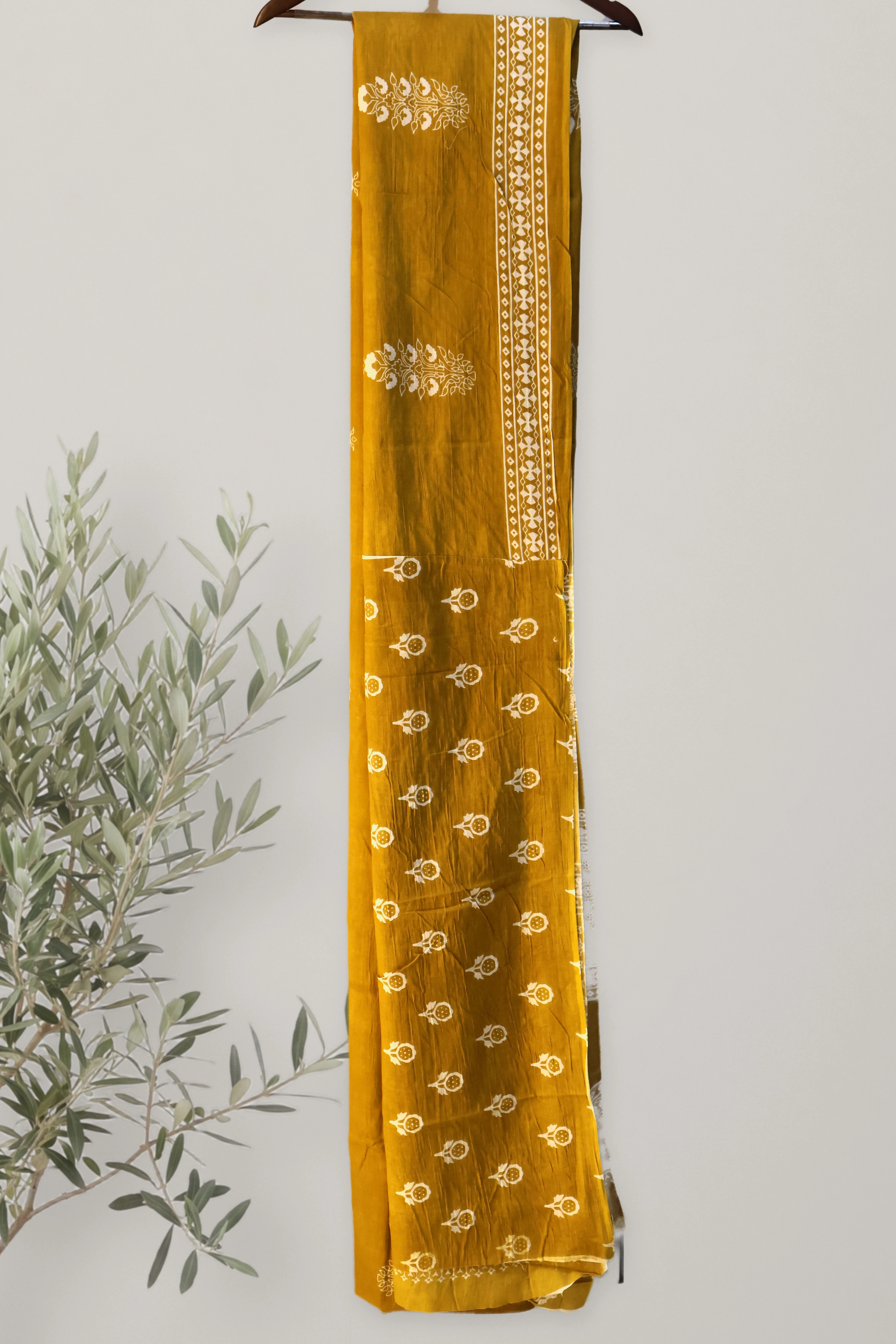 Mustard Bloom - Sanganeri Cotton: a detail of the work. Cotton.