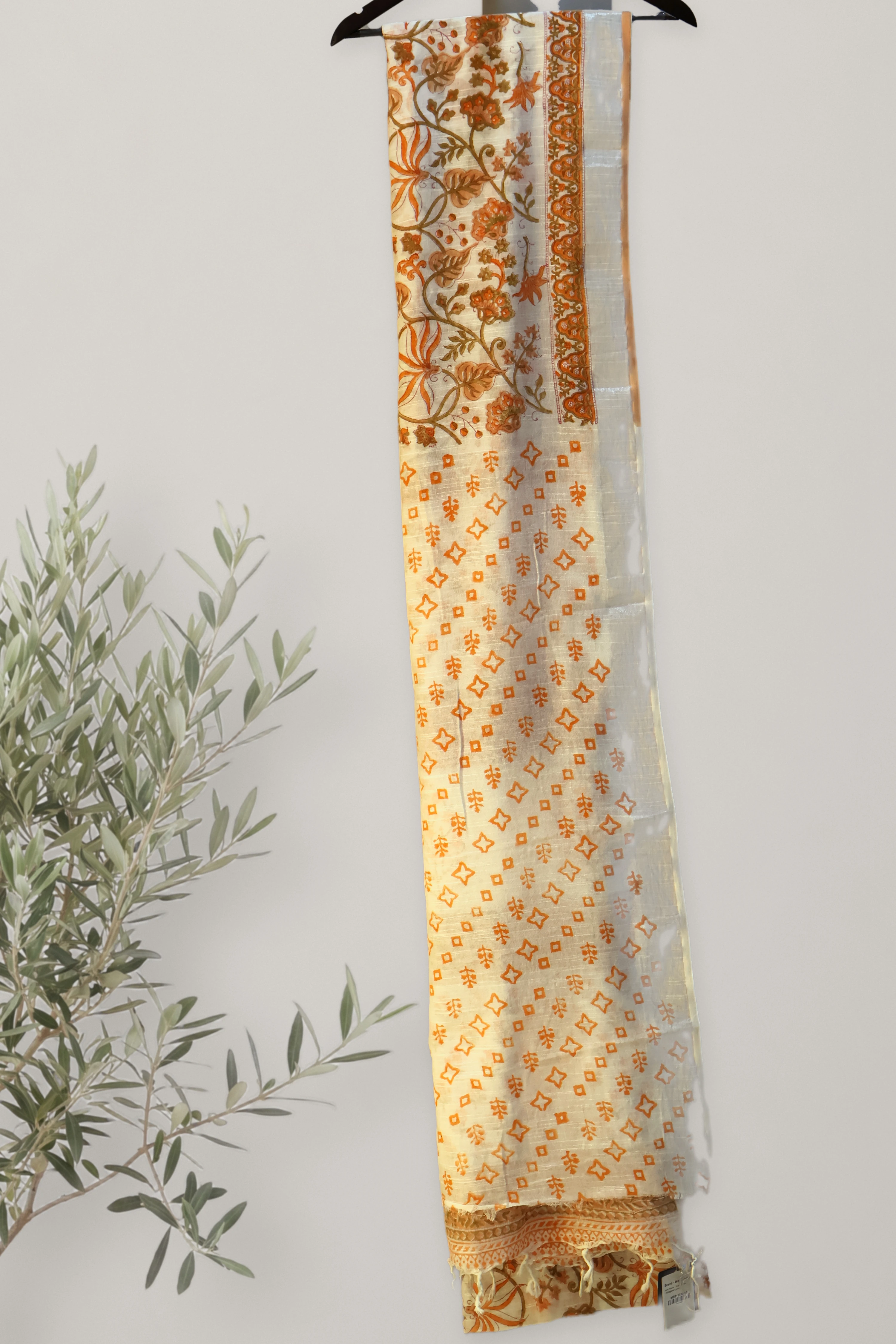 Saree 020: a detail of the work.