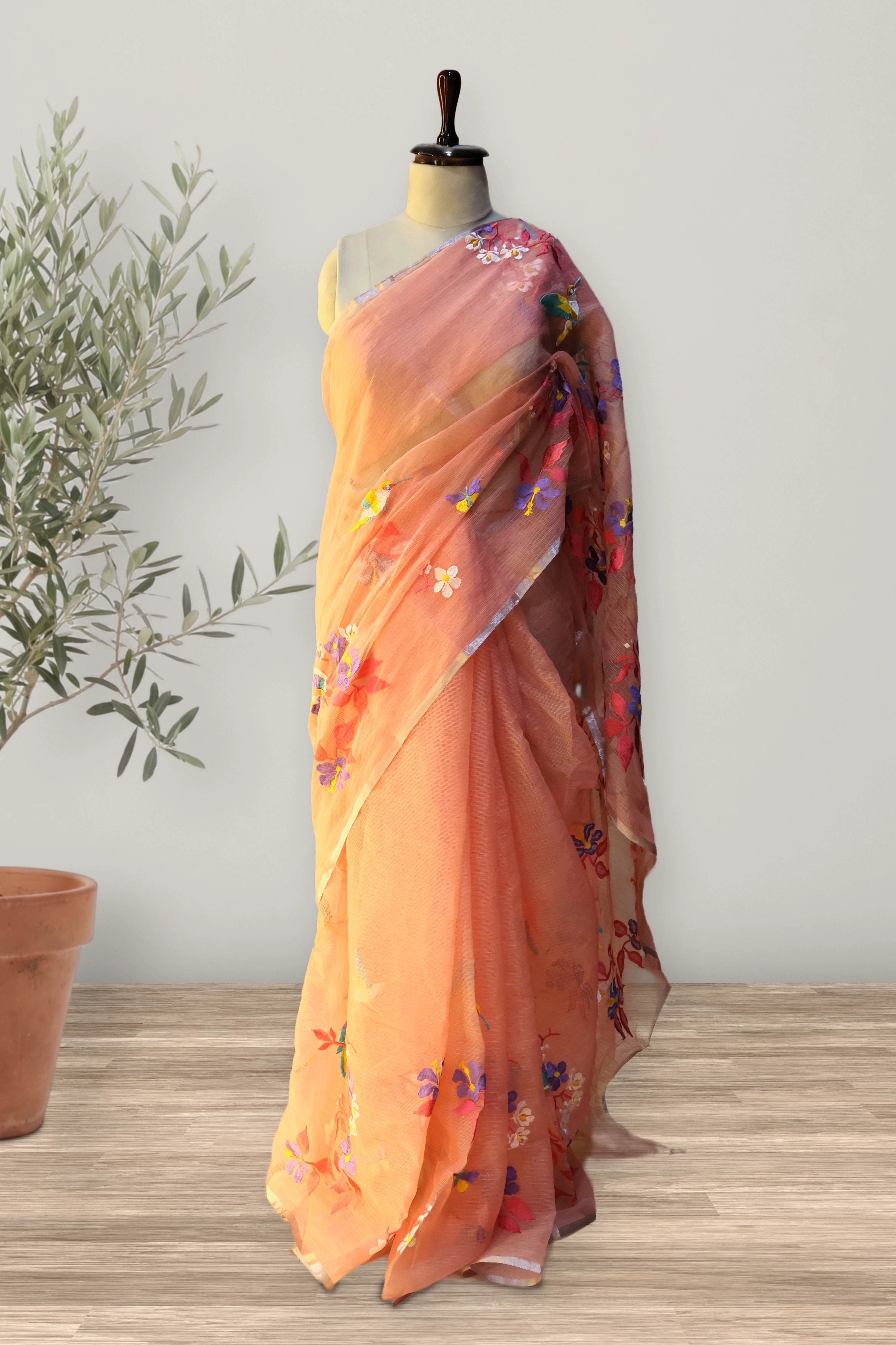 Saree 029: the whole piece, laid out.