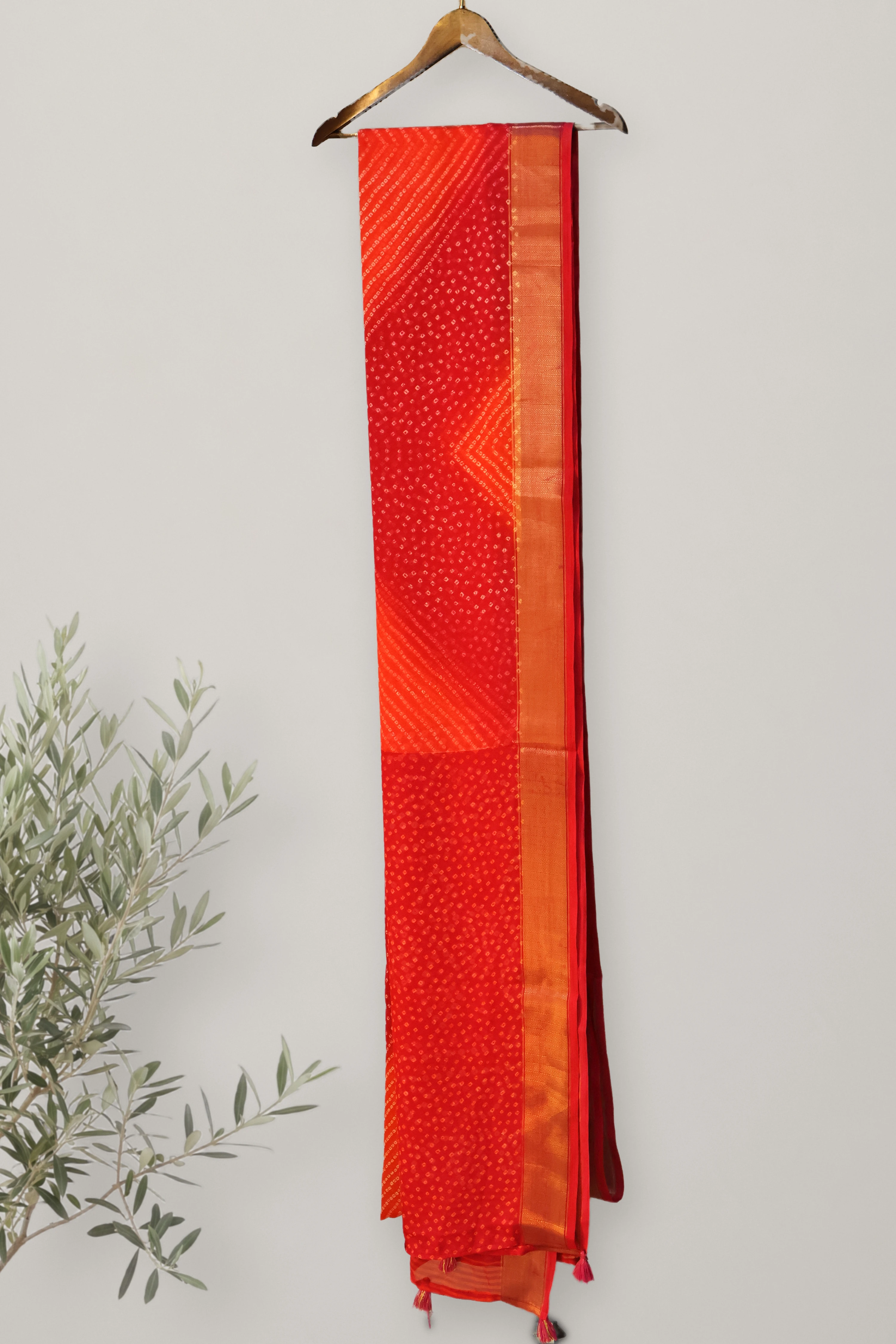 Saree 033: a detail of the work.