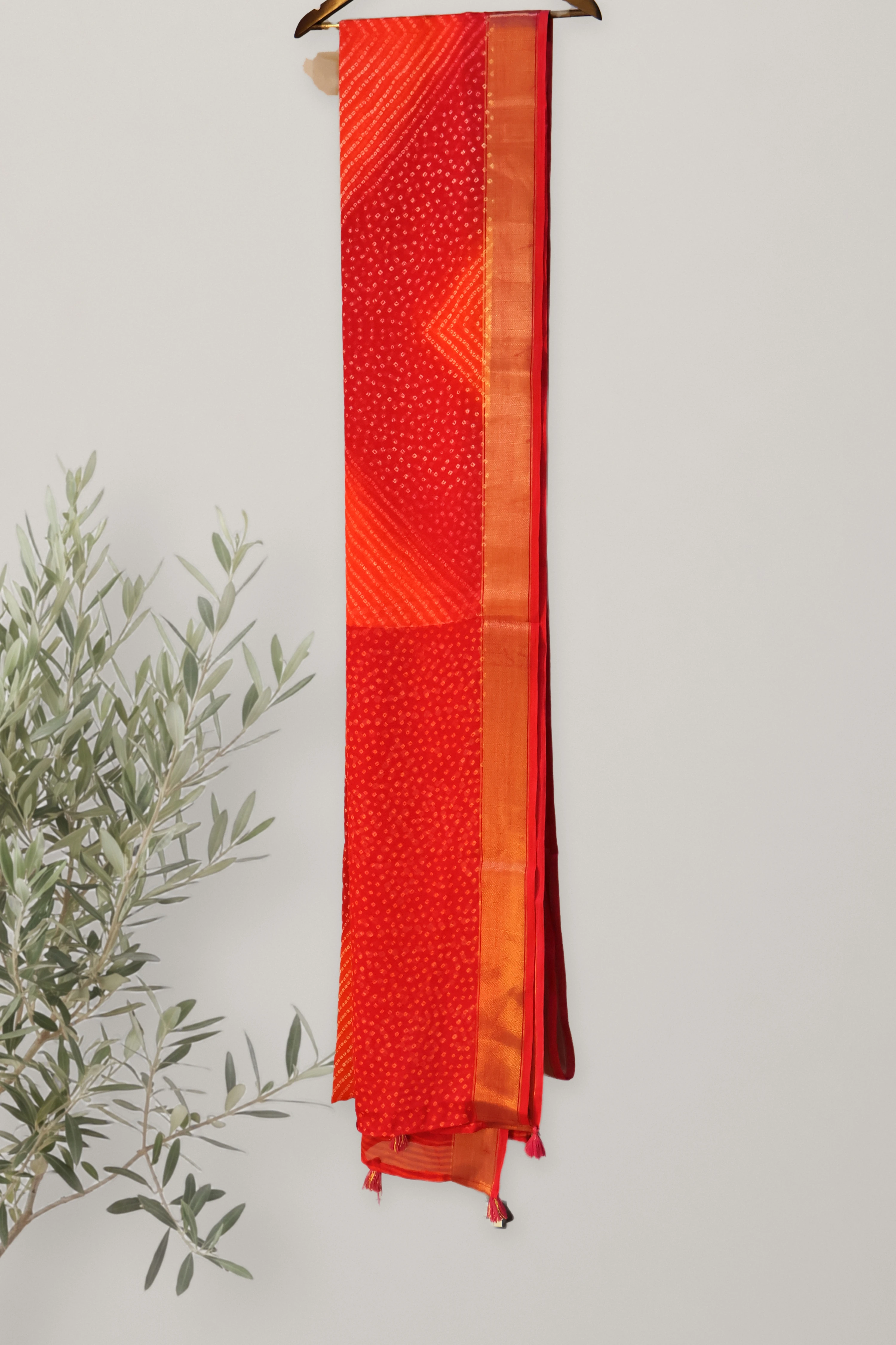 Saree 033: a detail of the work.
