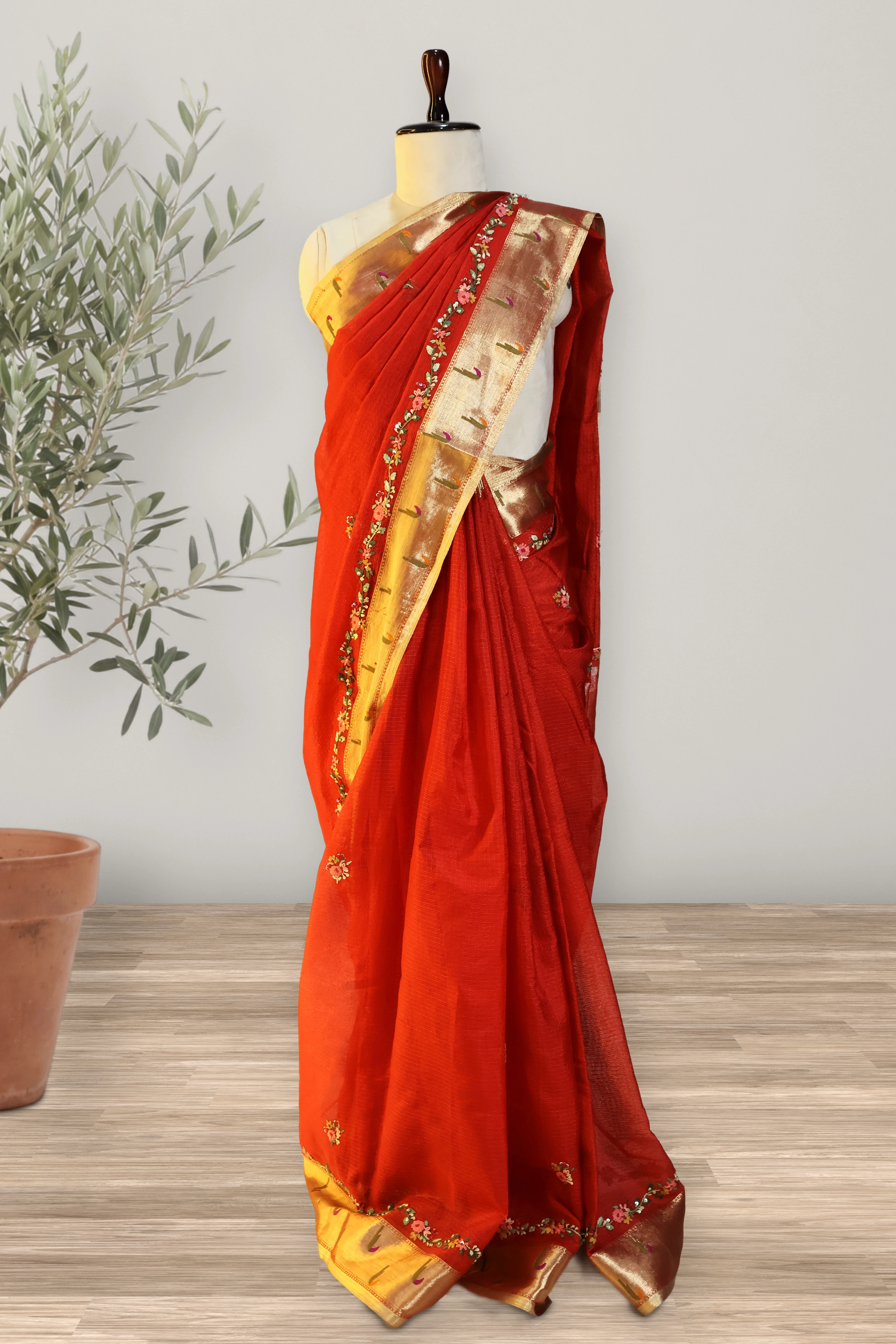 Saree 036: the weave up close, at thread level.