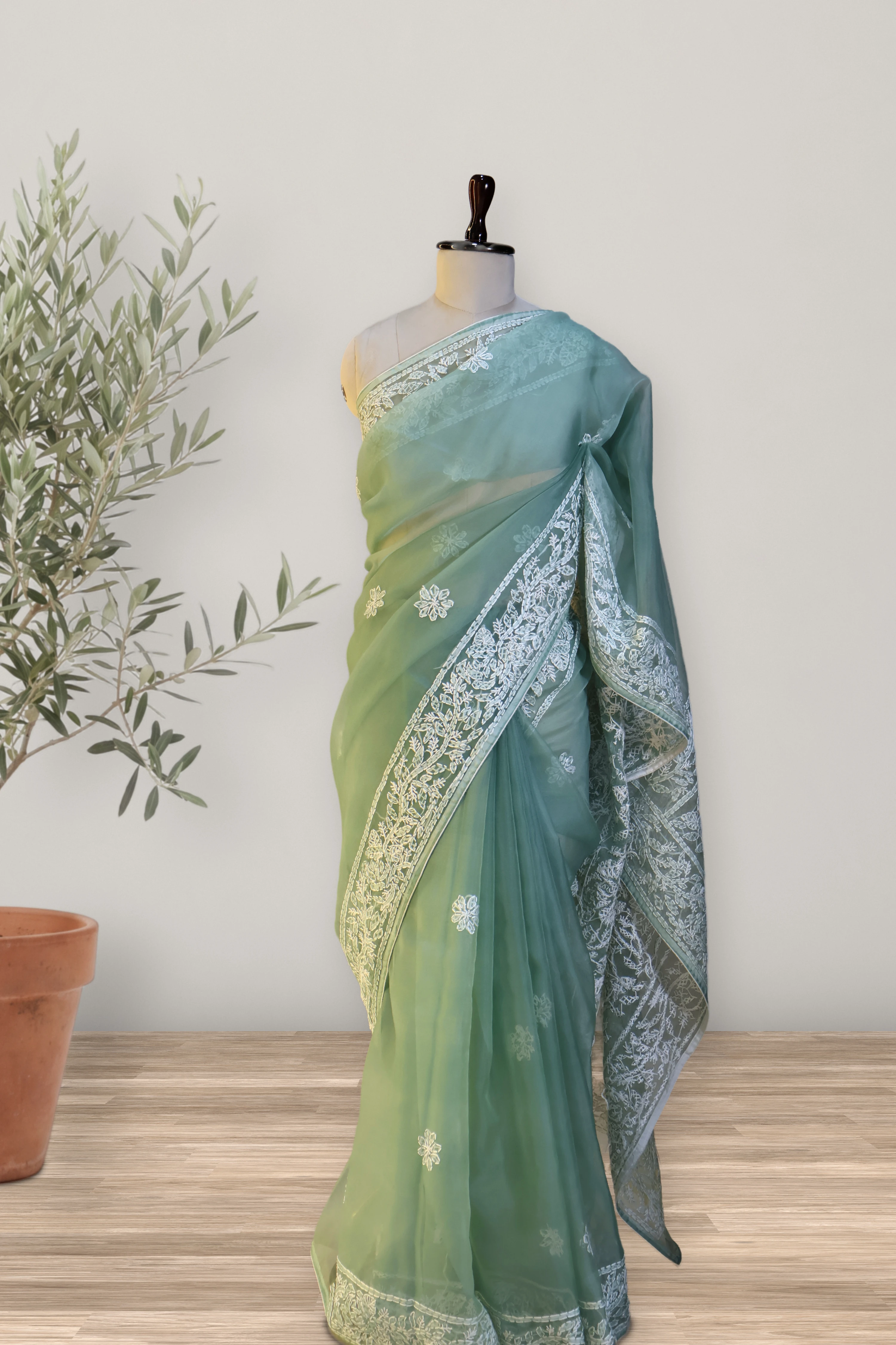 Kantha - Chikankari Organza: a detail of the work. Organza.