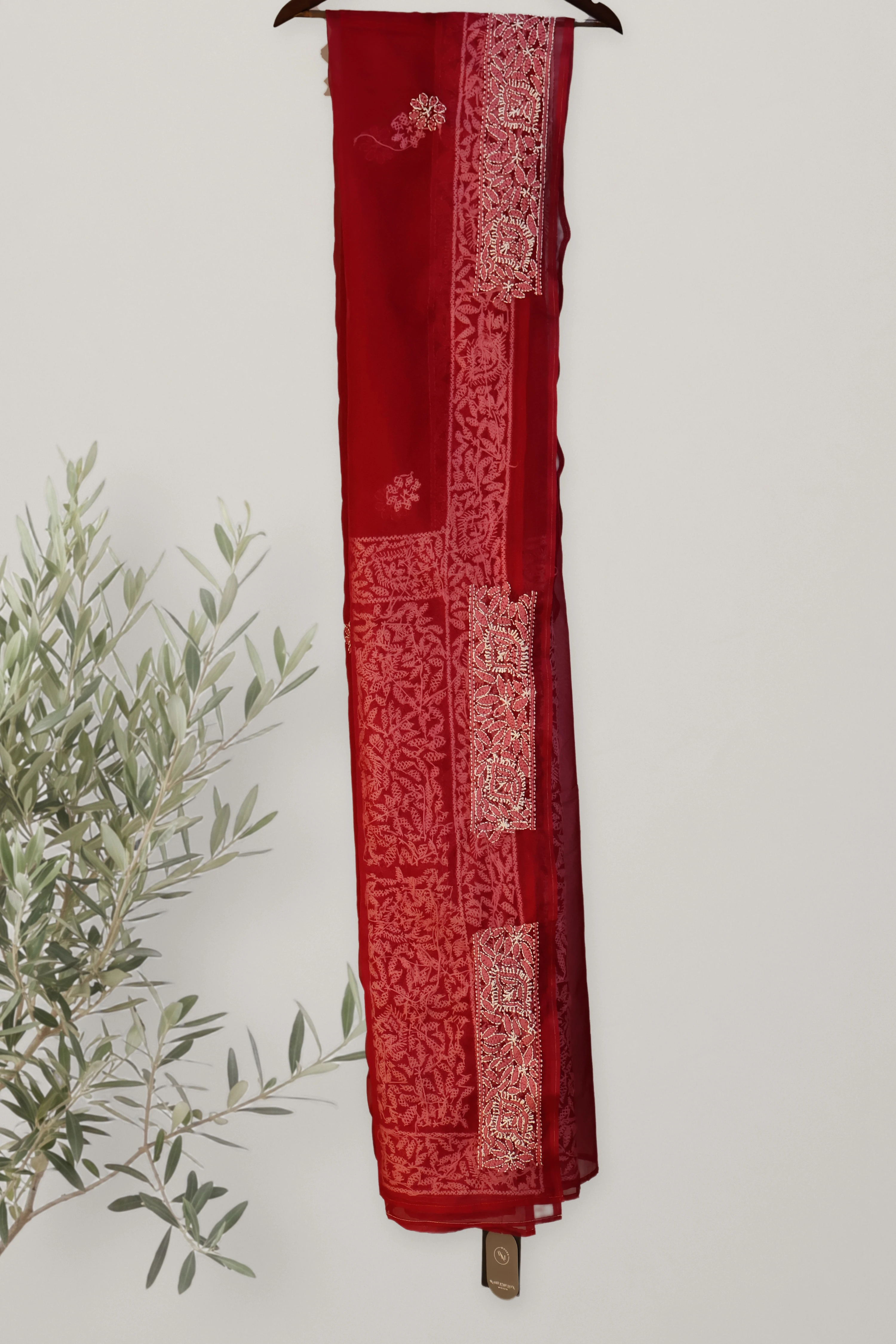 Kantha - Chikankari Organza: a detail of the work. Organza.