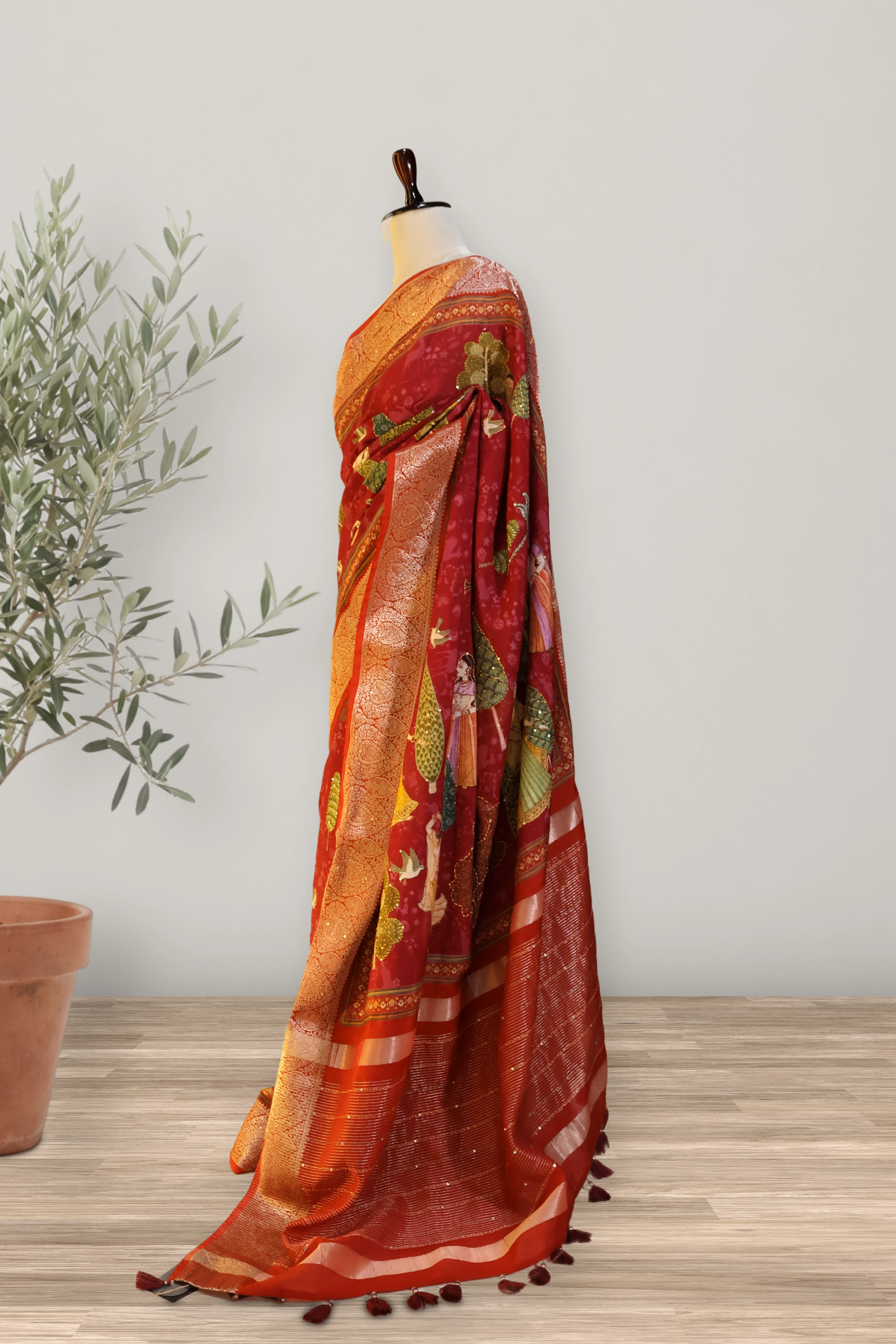 Royal Heritage - Chanderi: a detail of the work. Chanderi.