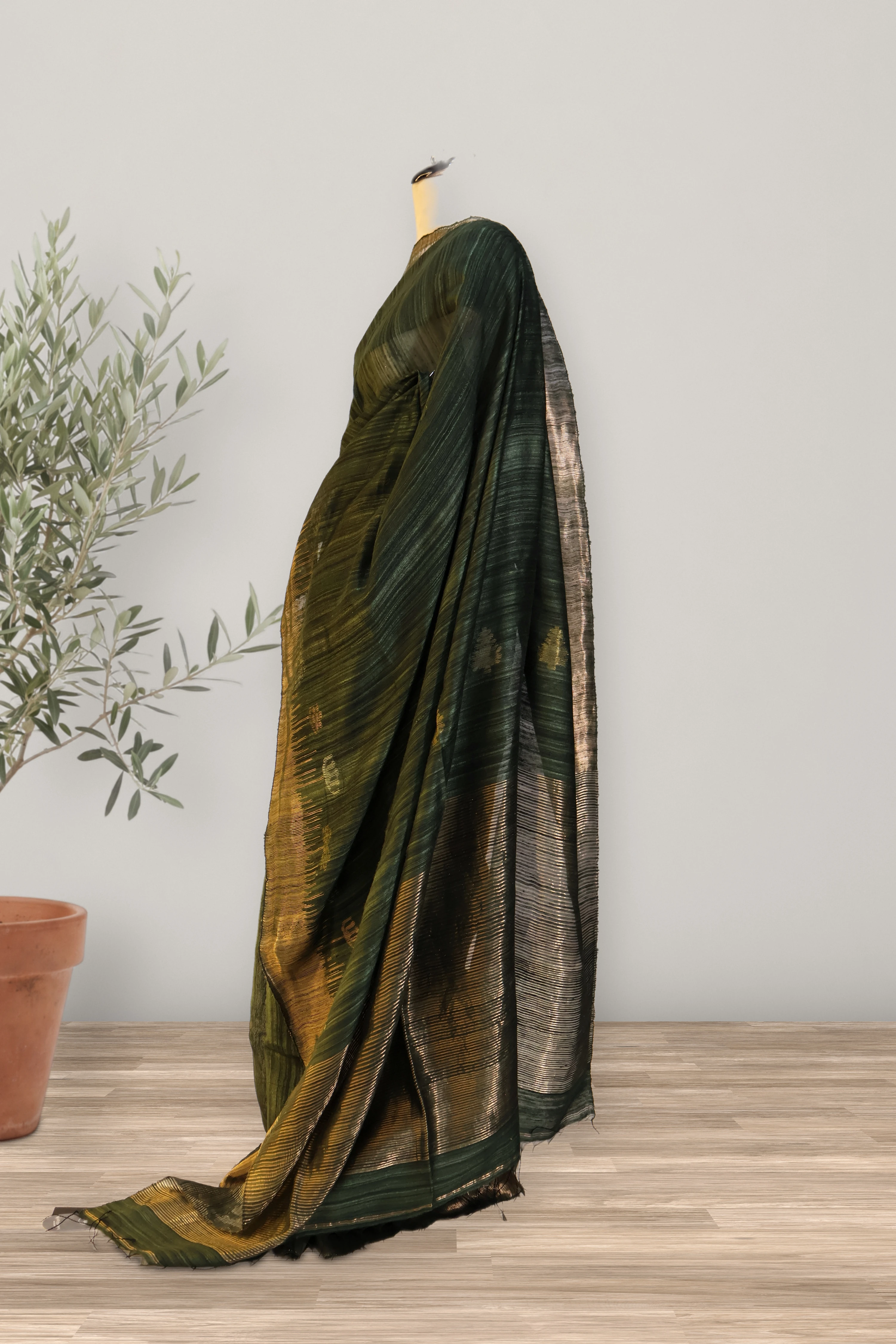 Vanya - Matka Silk: a detail of the work. Matka Silk.