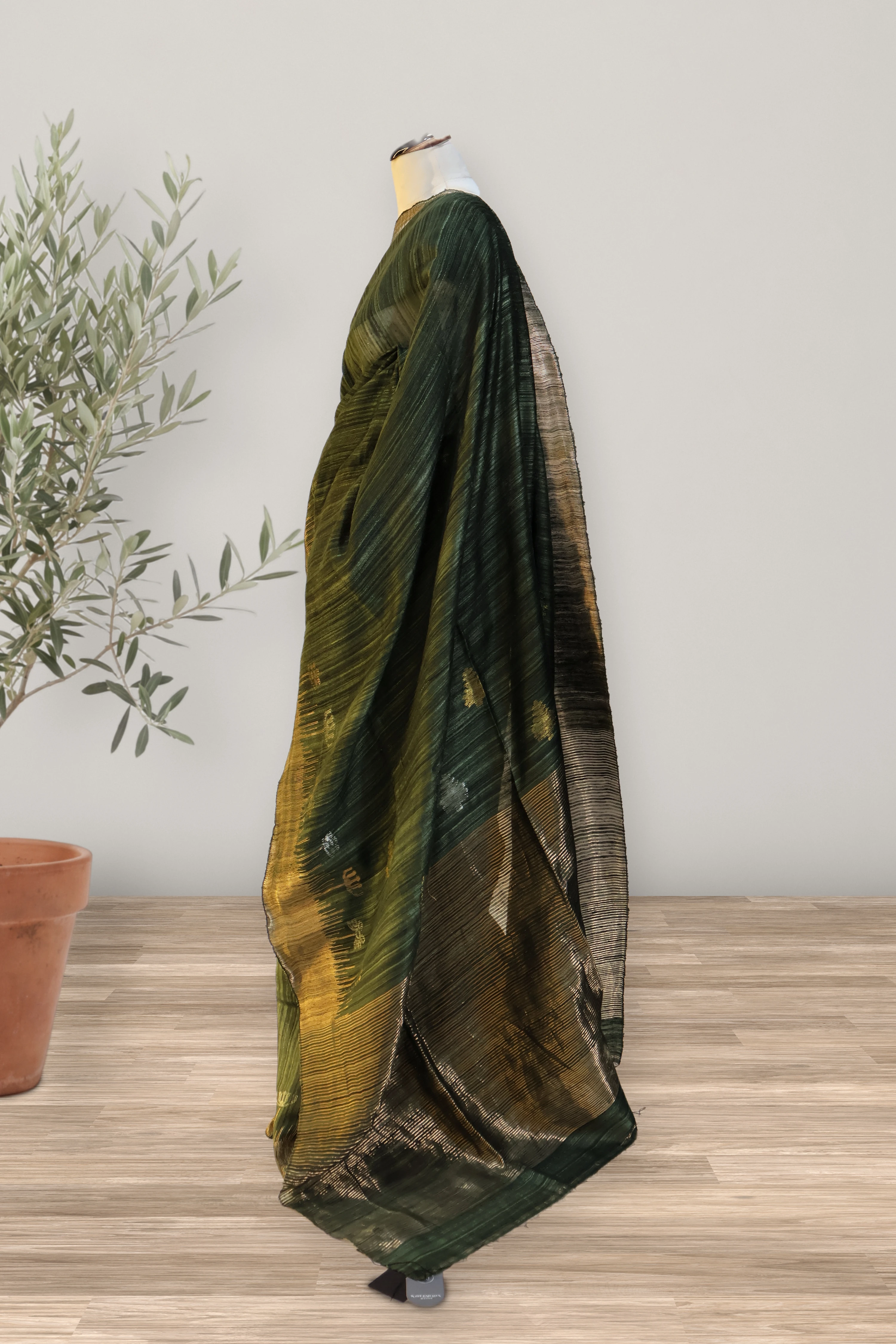 Vanya - Matka Silk: a detail of the work. Matka Silk.