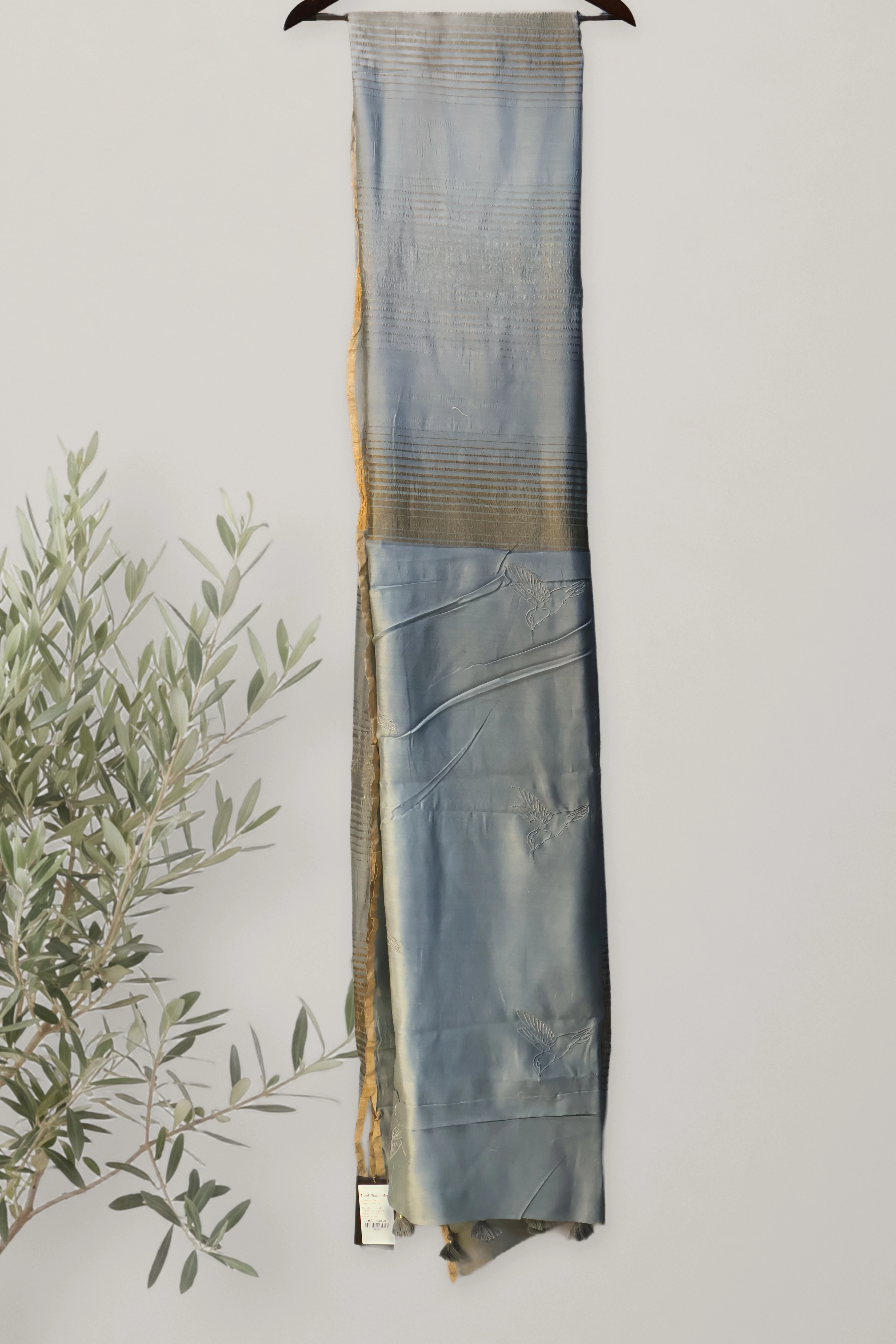 Noor - Chanderi: a detail of the work. Chanderi.