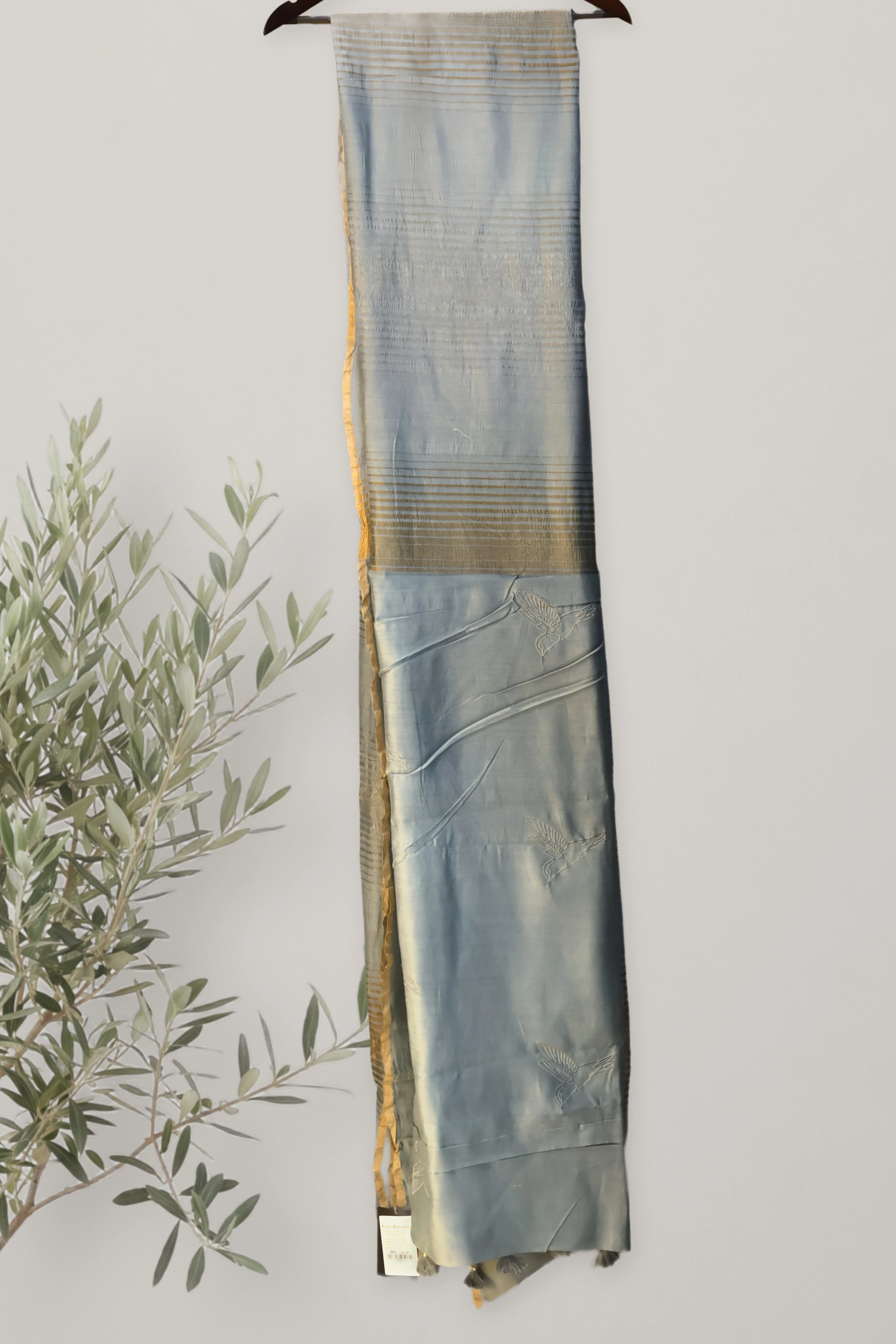 Noor - Chanderi: a detail of the work. Chanderi.