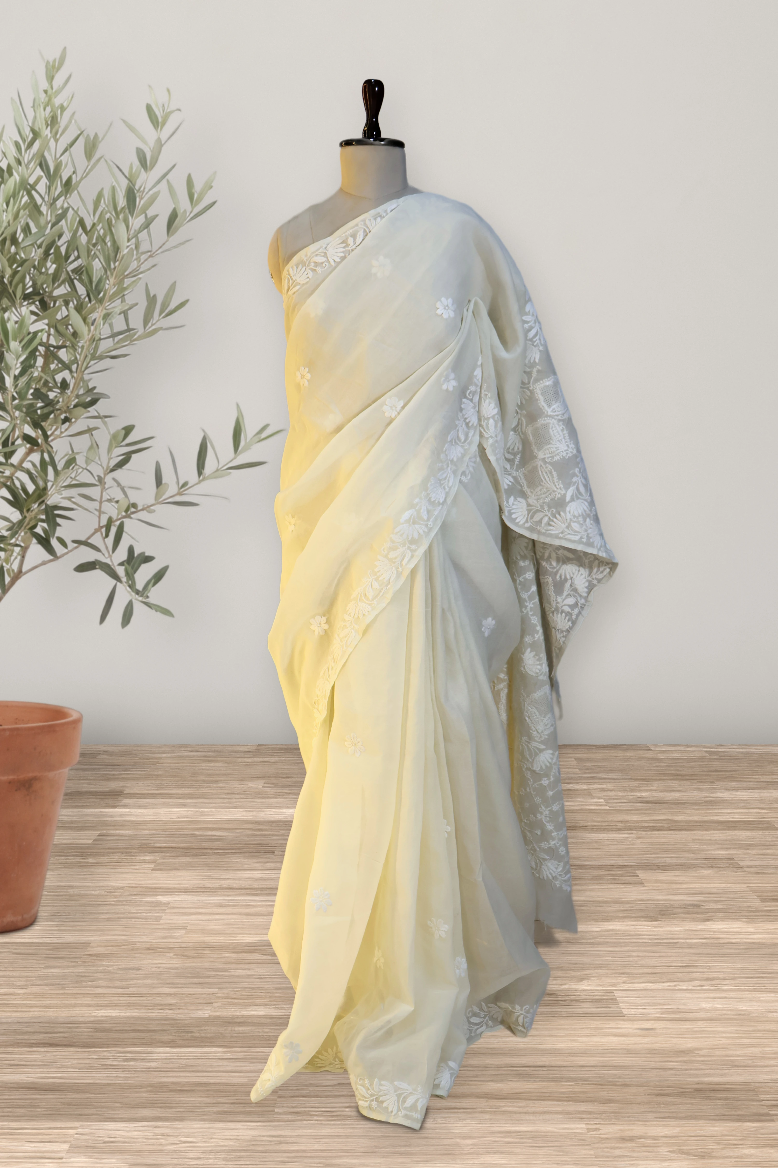 Ivory Chikankari: a detail of the work. Cotton.