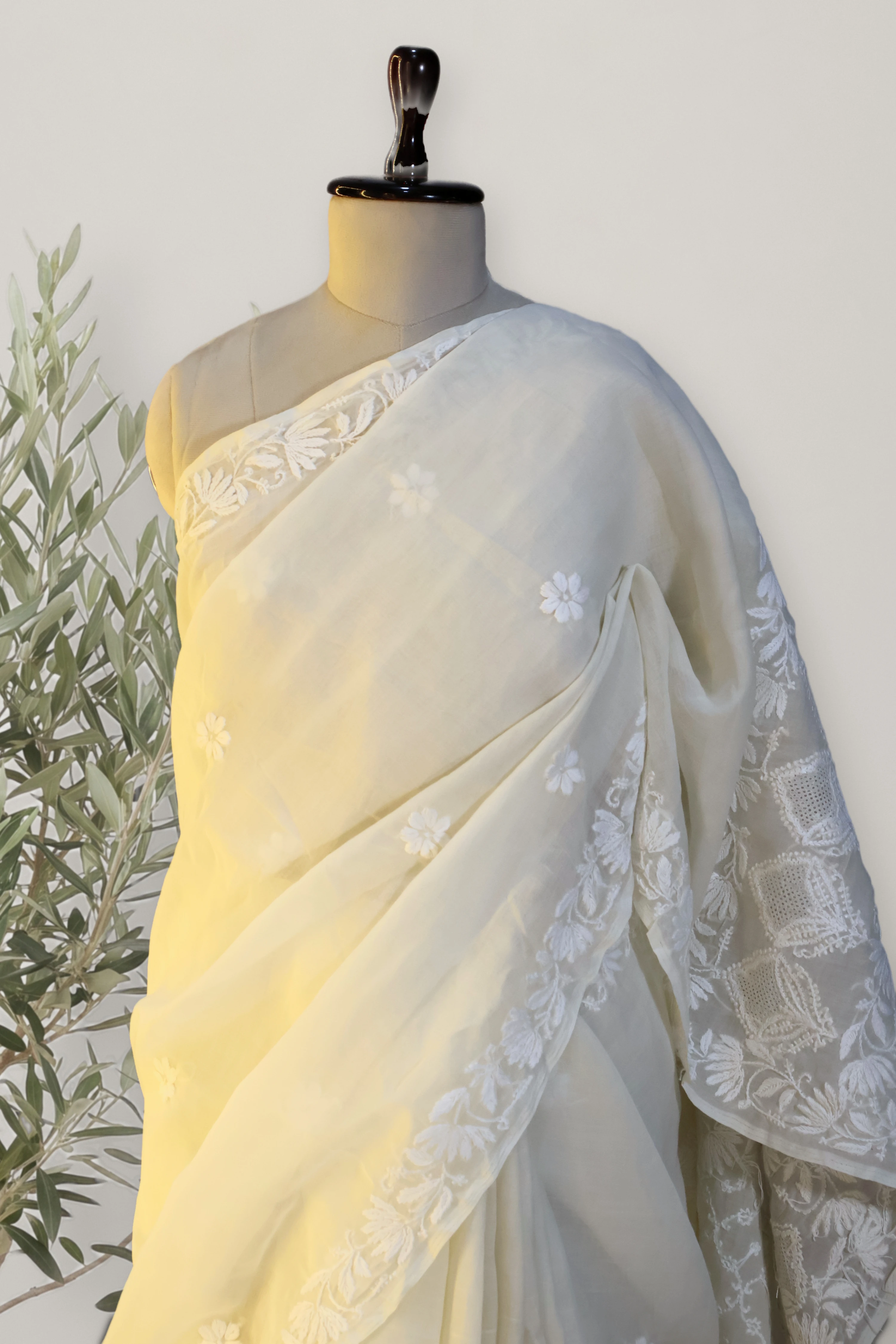 Ivory Chikankari: a detail of the work. Cotton.