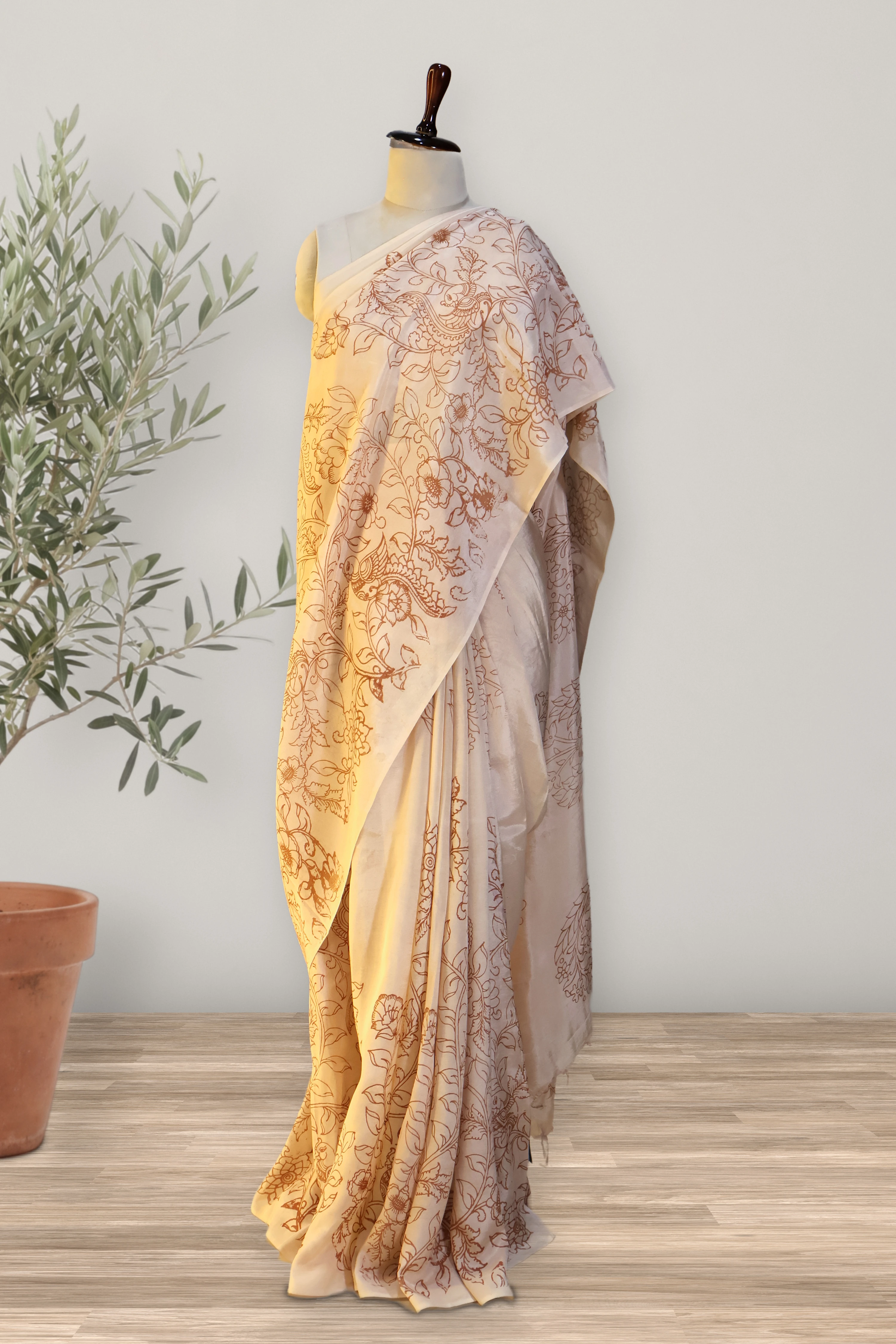 Kalamkari Bloom: the whole piece, laid out. Banglore silk.