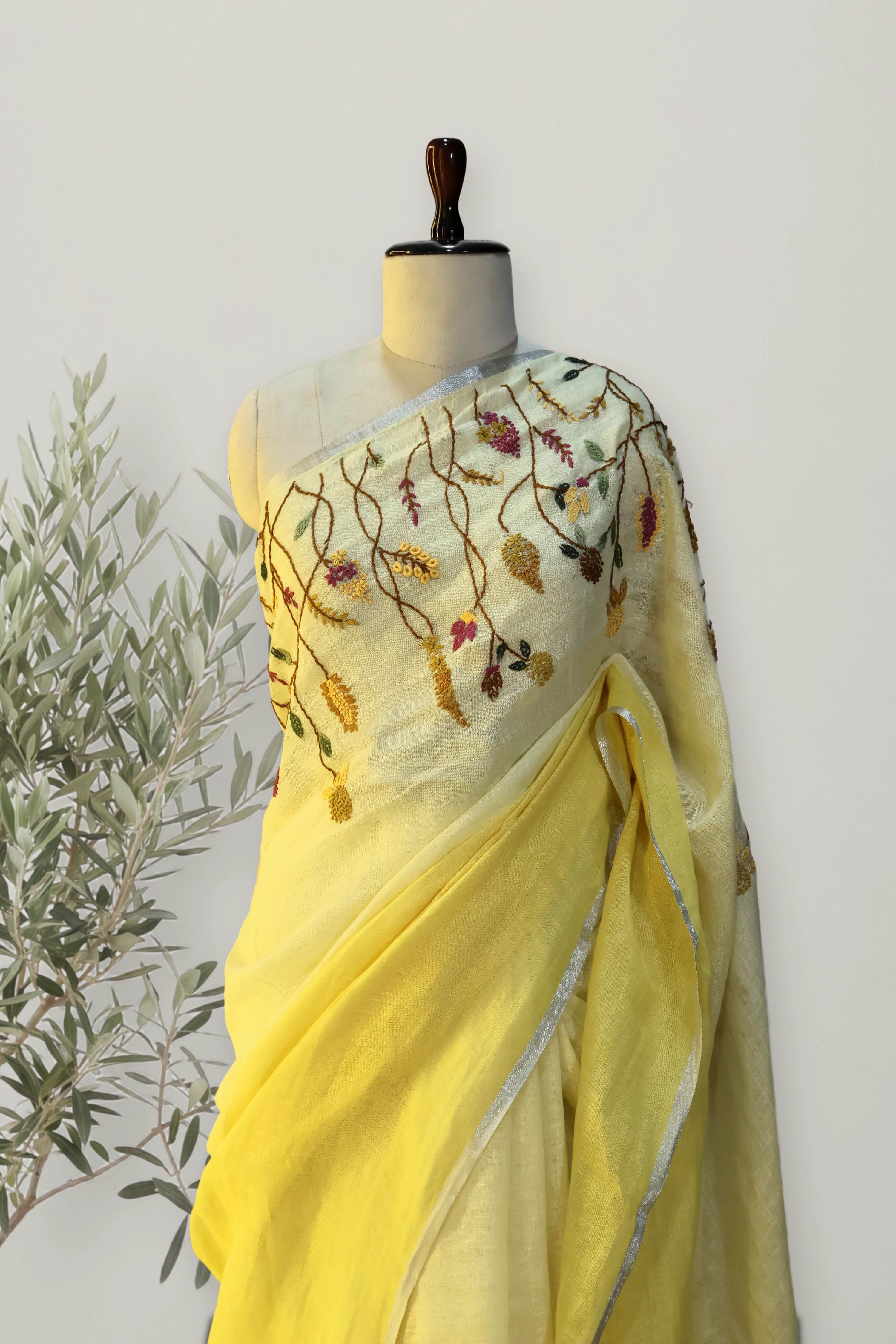 Hand-Embroidered Cotton Linen Saree: a detail of the work. Cotton Linen.