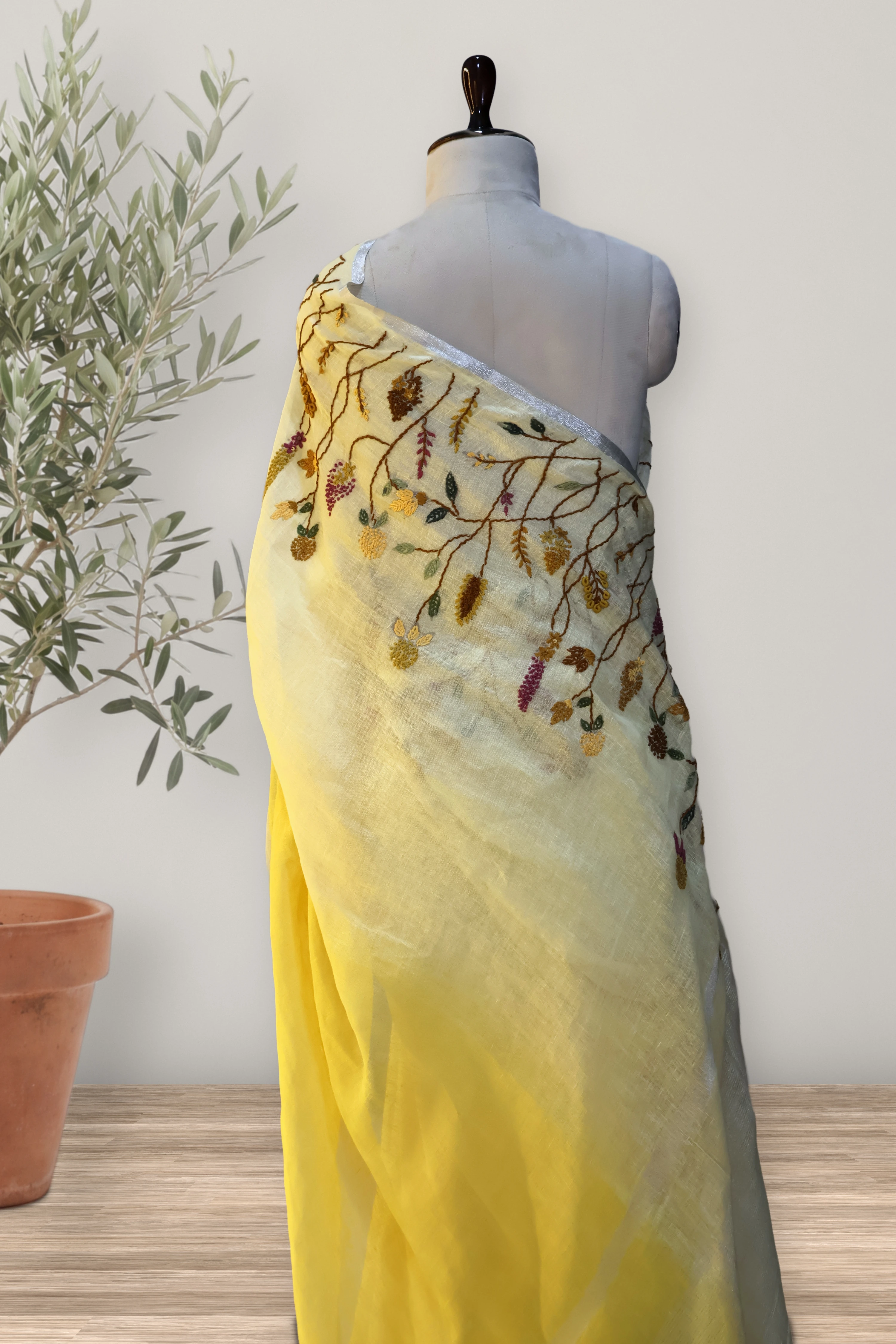 Hand-Embroidered Cotton Linen Saree: a detail of the work. Cotton Linen.