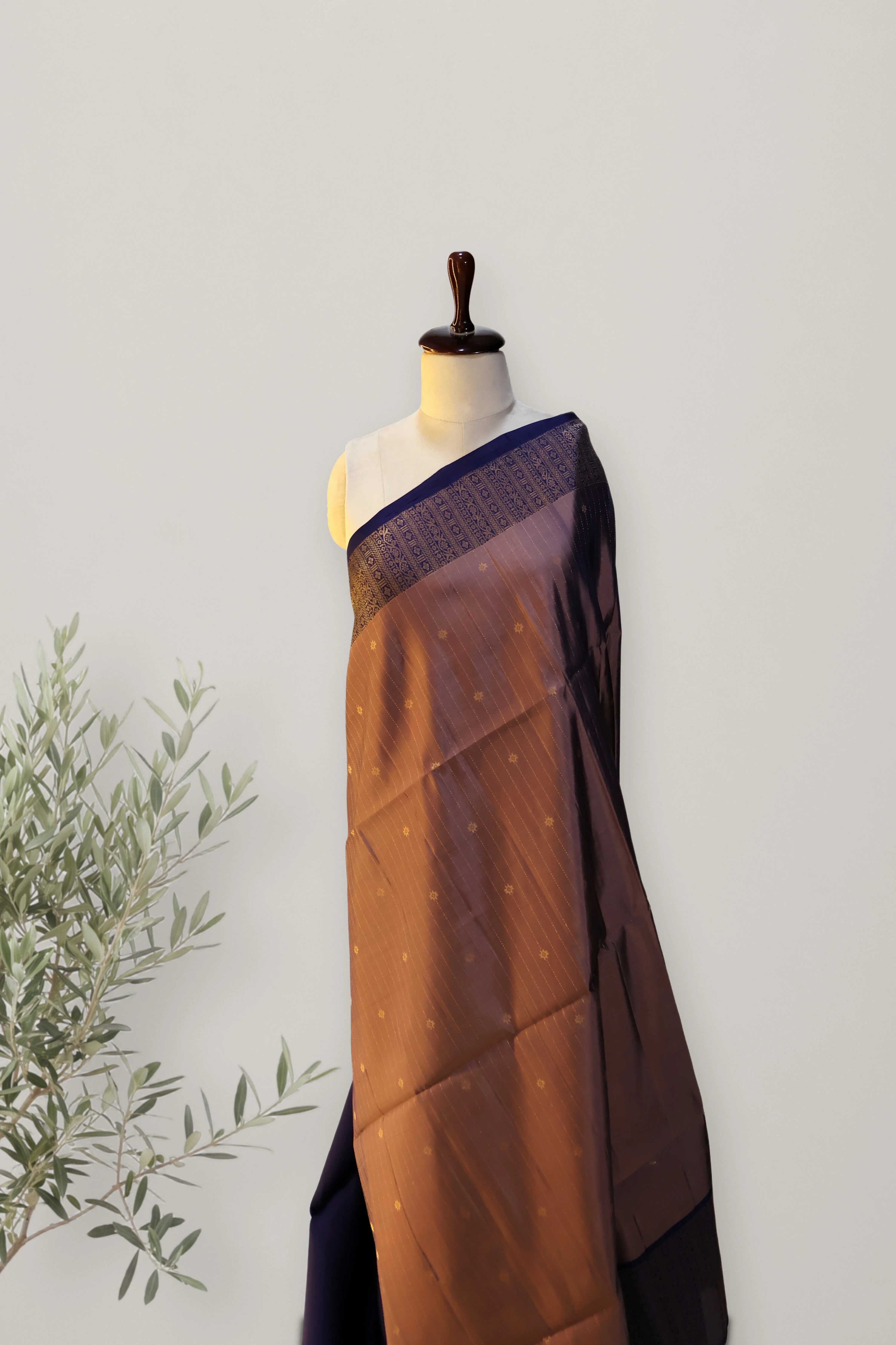 Kanchi Handloom Soft Silk Saree: a detail of the work. Soft silk.