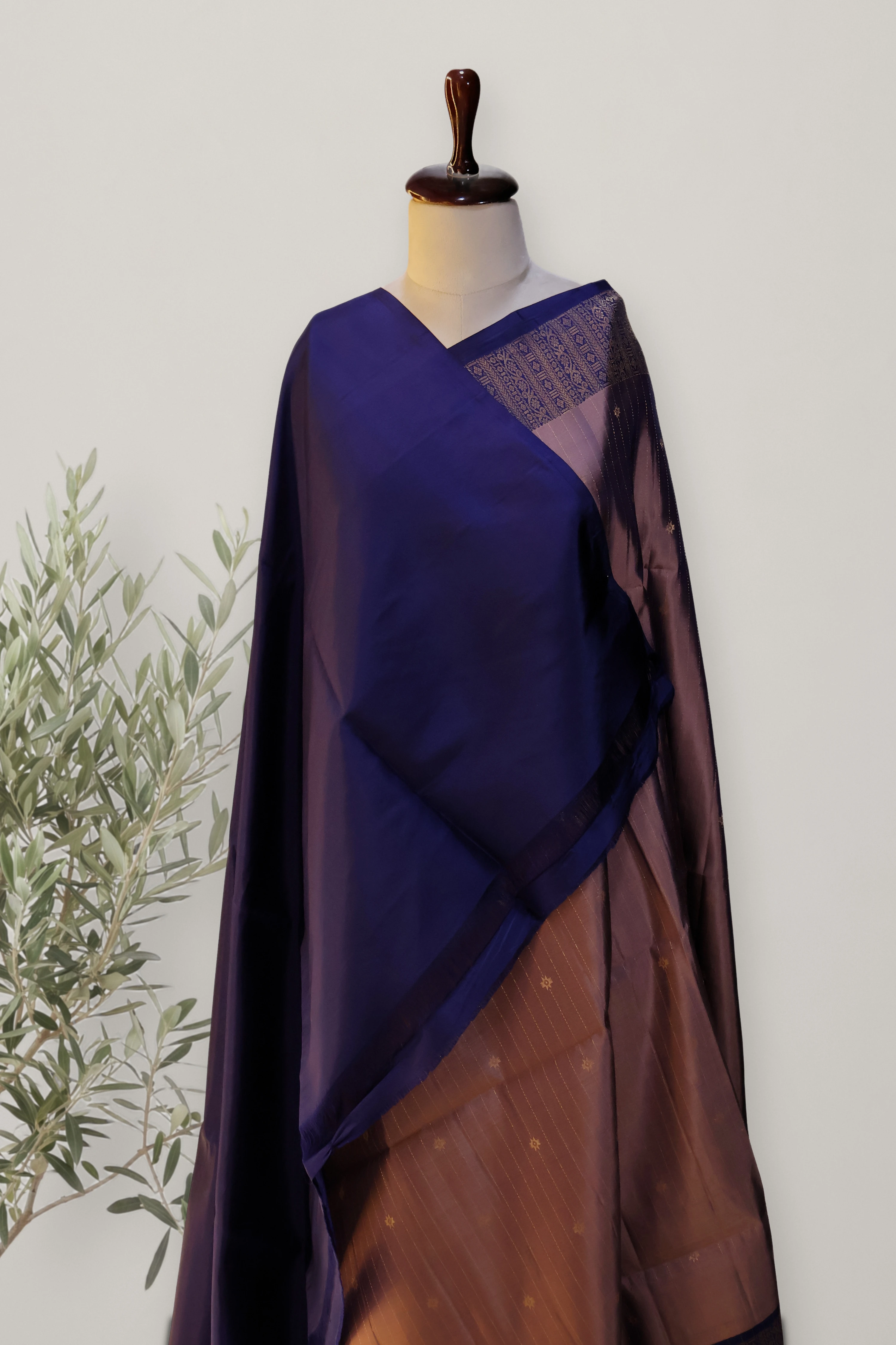 Kanchi Handloom Soft Silk Saree: a detail of the work. Soft silk.