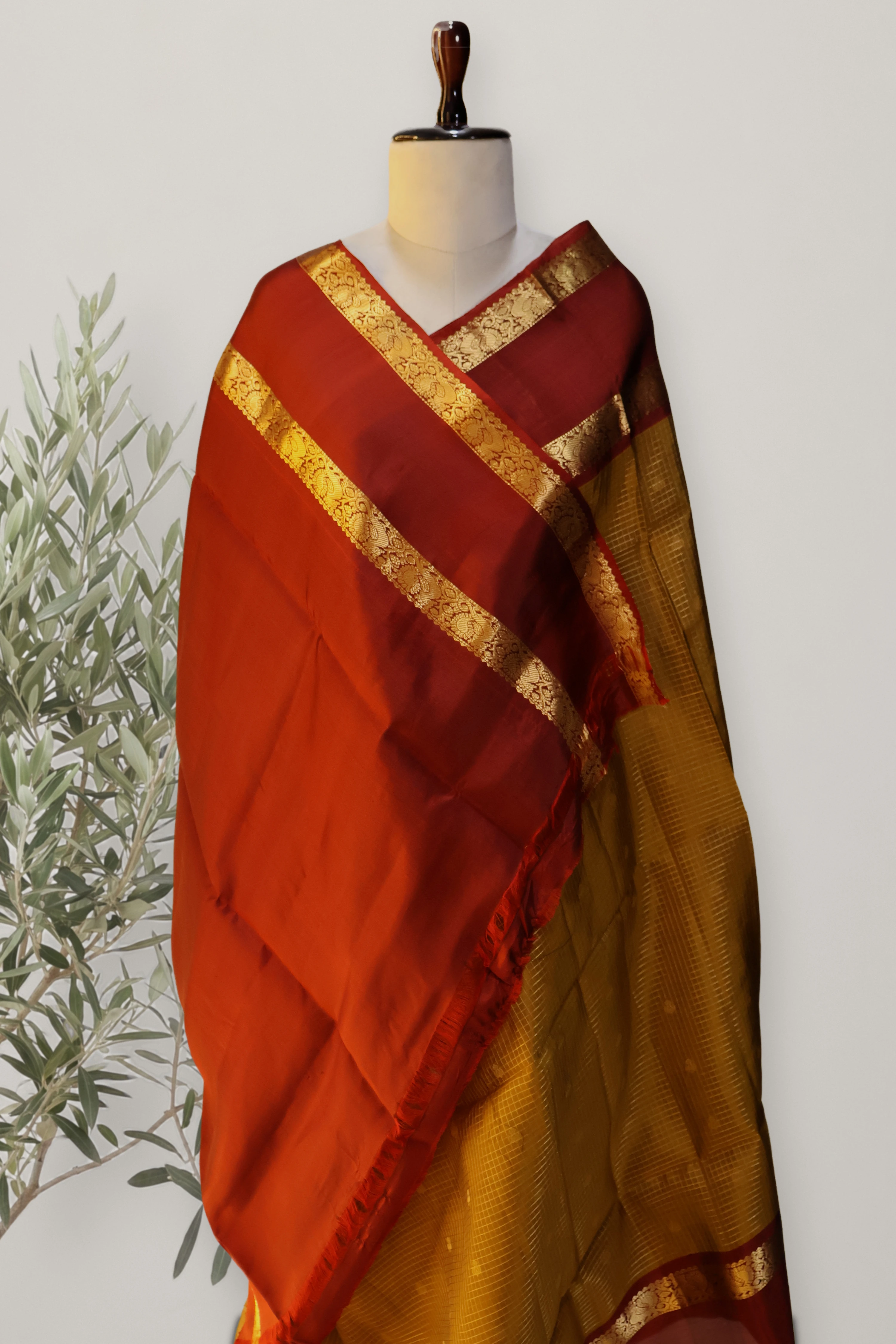 Kanchi Handloom Soft Silk Saree: a detail of the work. Soft Silk.