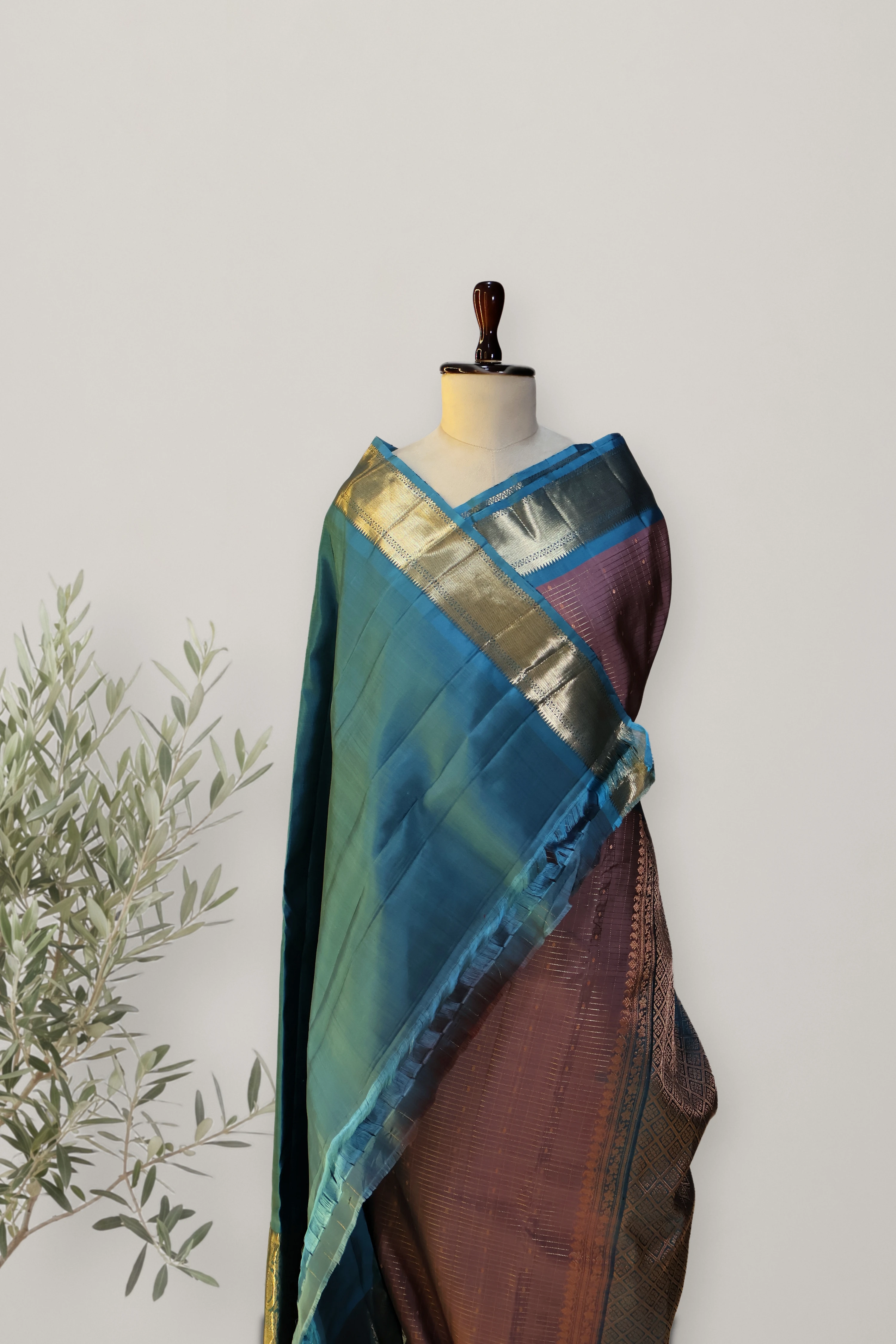 Kanchi Handloom Soft Silk Saree: a detail of the work. Soft Silk Handloom Saree.