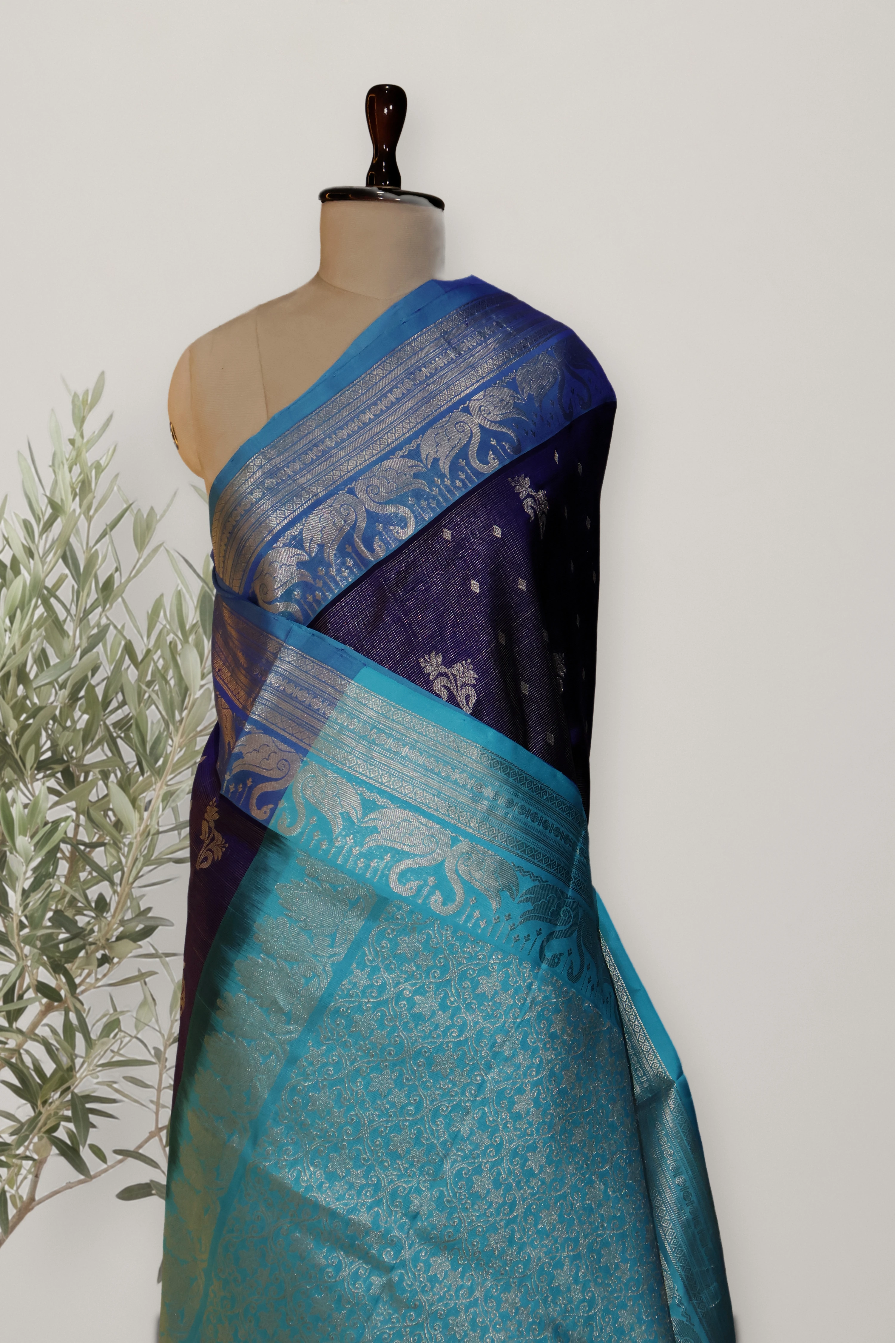 Venkatagiri Pattu Handloom Saree: the whole piece, laid out. Venkatagiri Pattu Handloom.