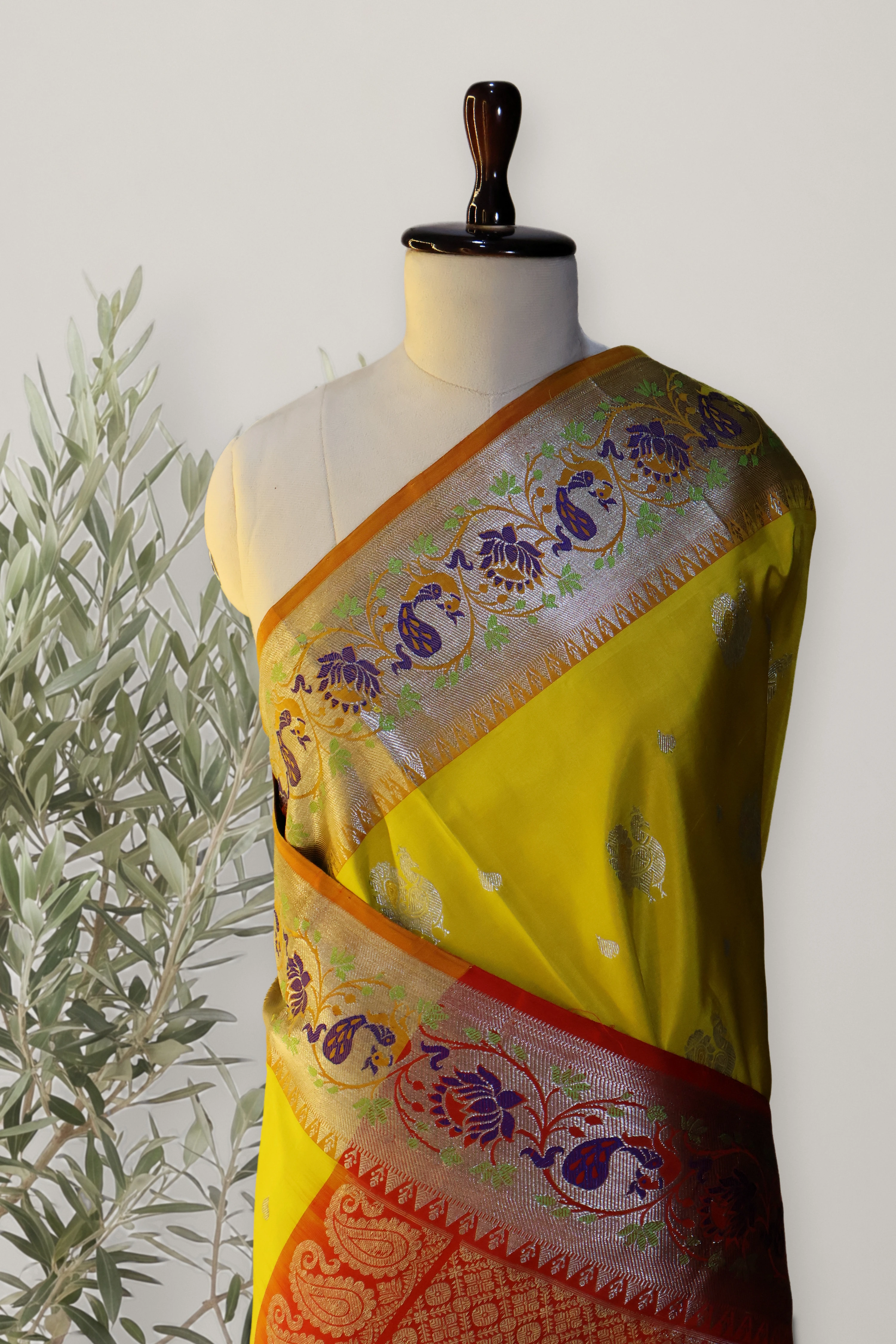 Venkatagiri Pattu Handloom Saree: the whole piece, laid out. Venkatagiri Pattu.