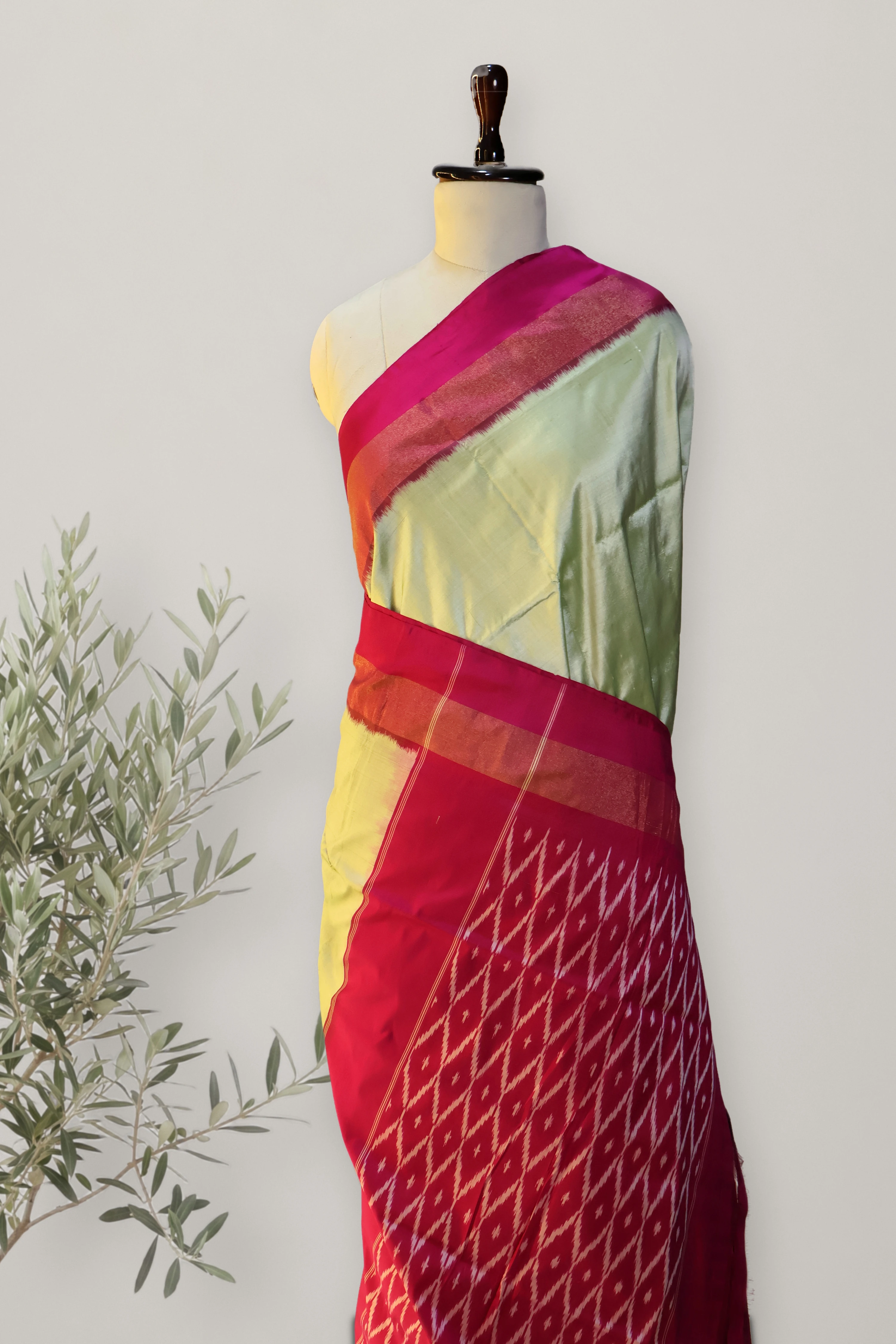 Pochampally Pattu Handloom: the whole piece, laid out. Pochampally Pattu.