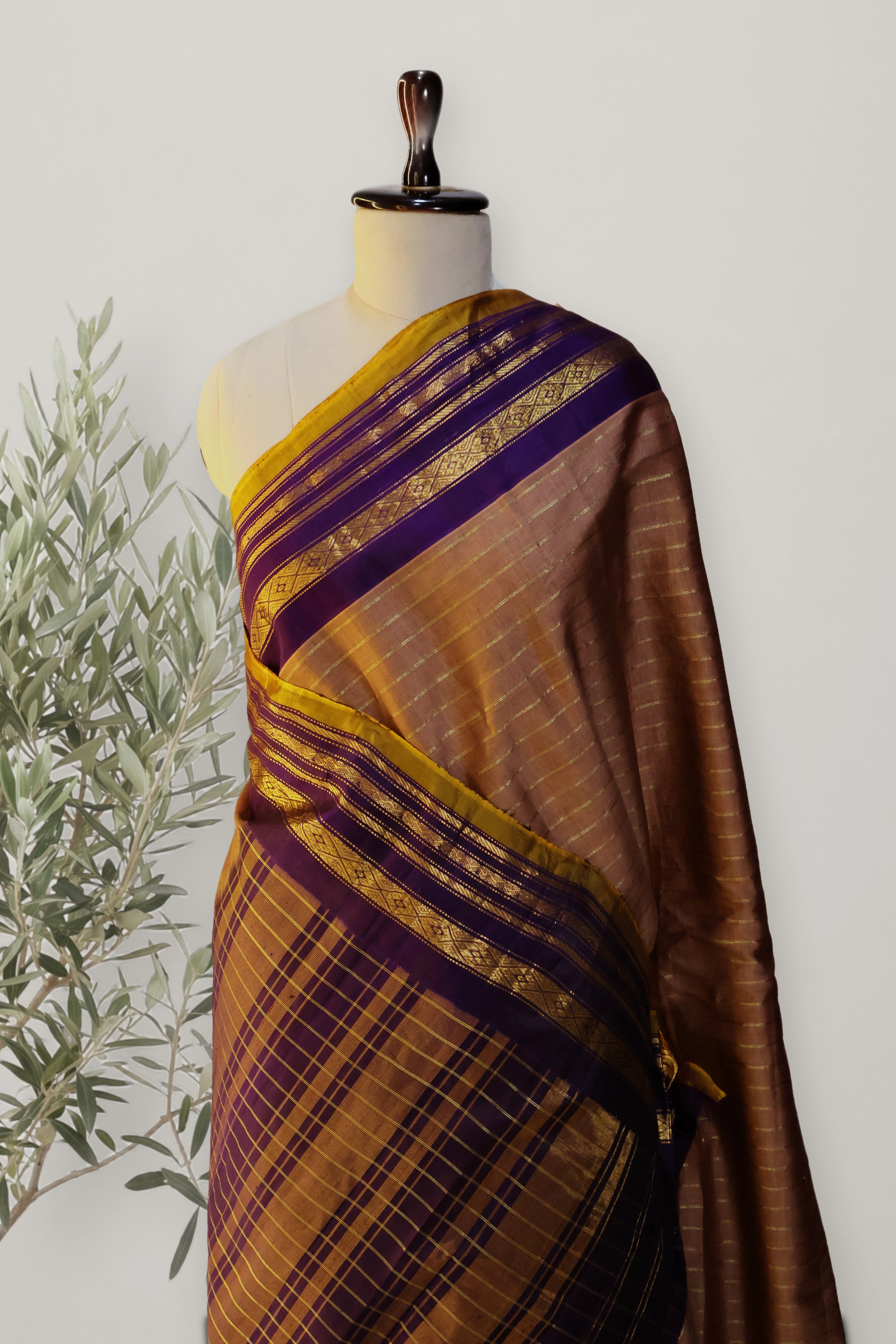 Siko- Gadwal: a detail of the work. Gadwal Siko.