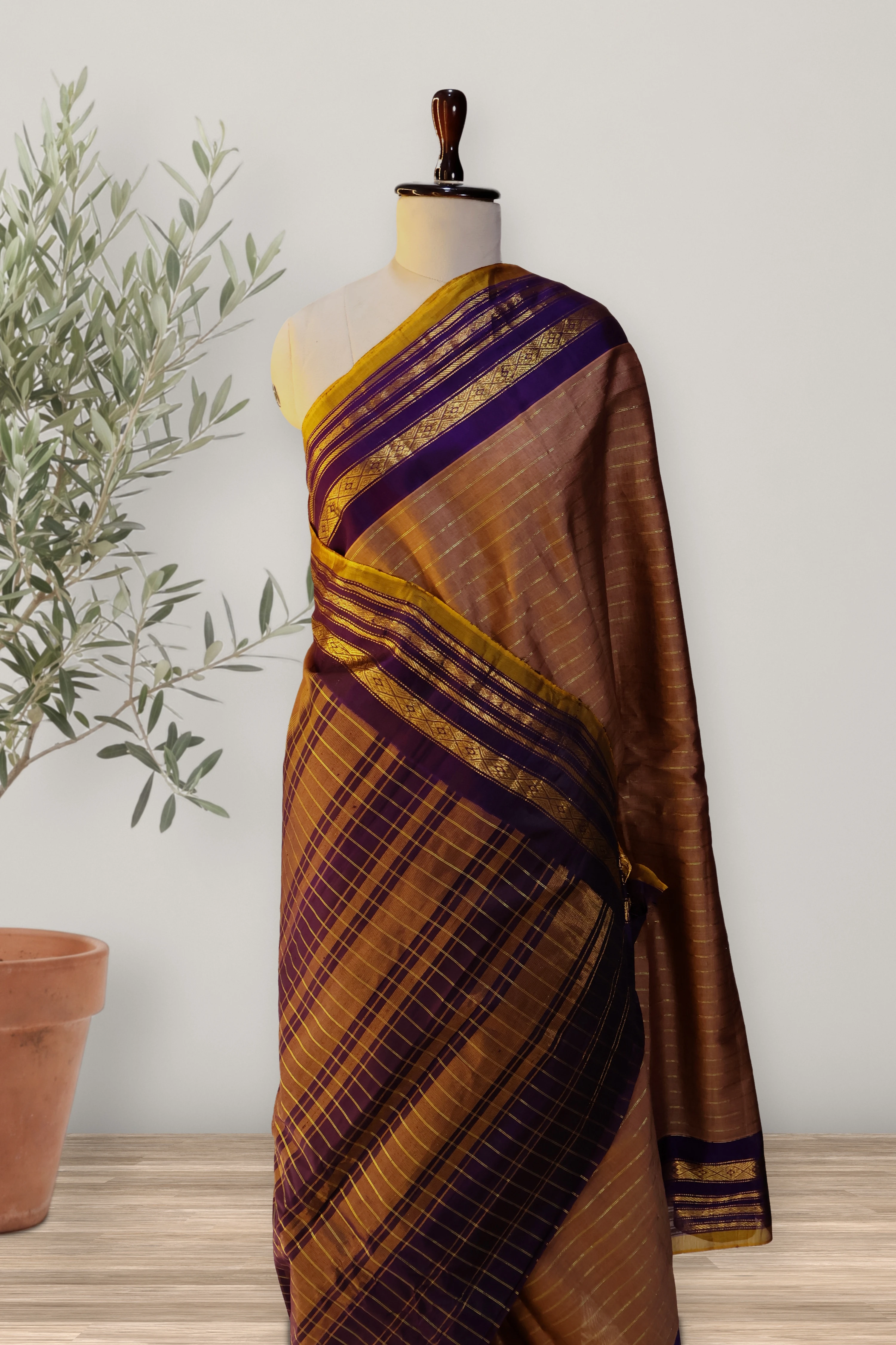 Siko- Gadwal: a detail of the work. Gadwal Siko.