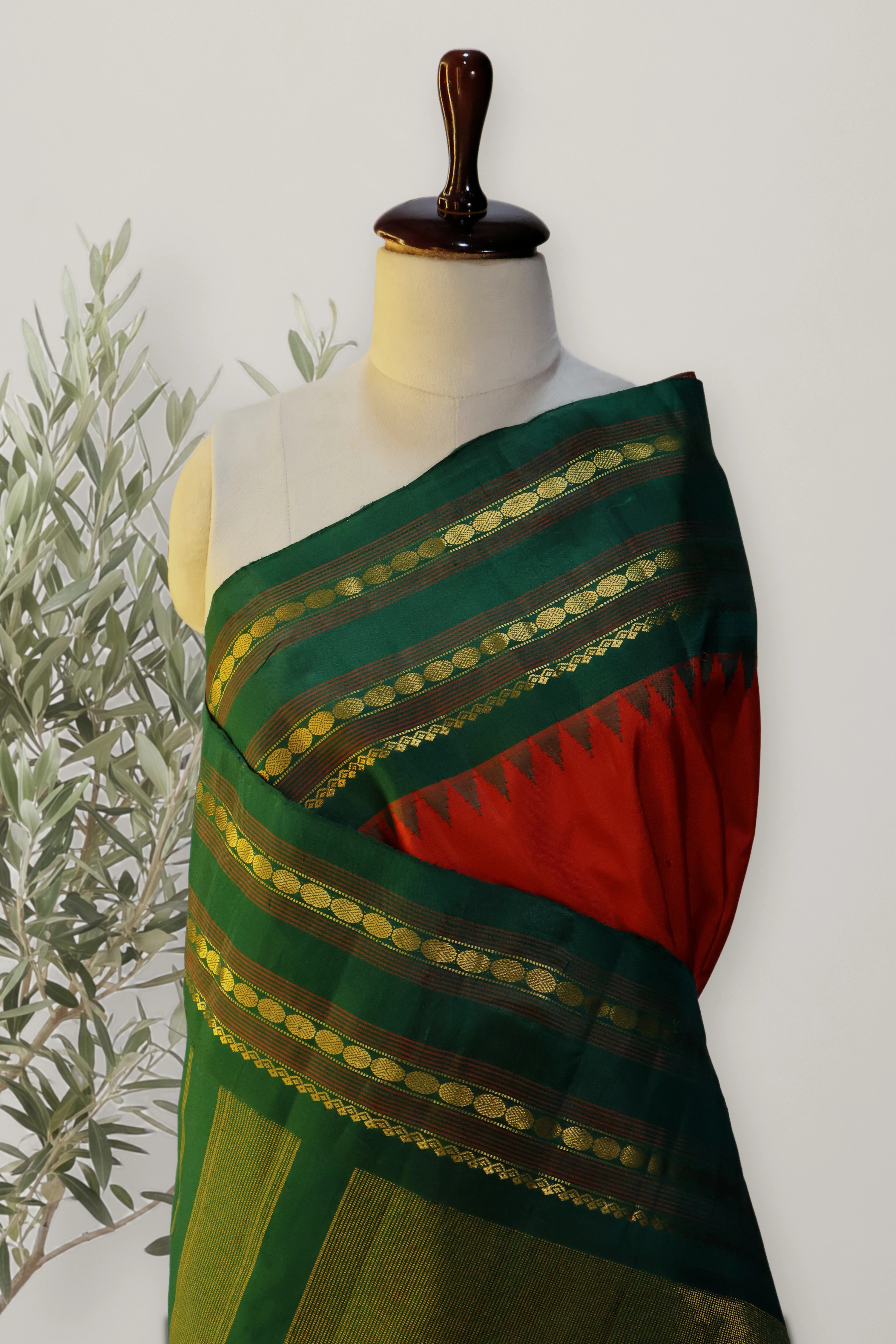 Gadwal Pattu Handloom: the whole piece, laid out. Gadwal Pattu.