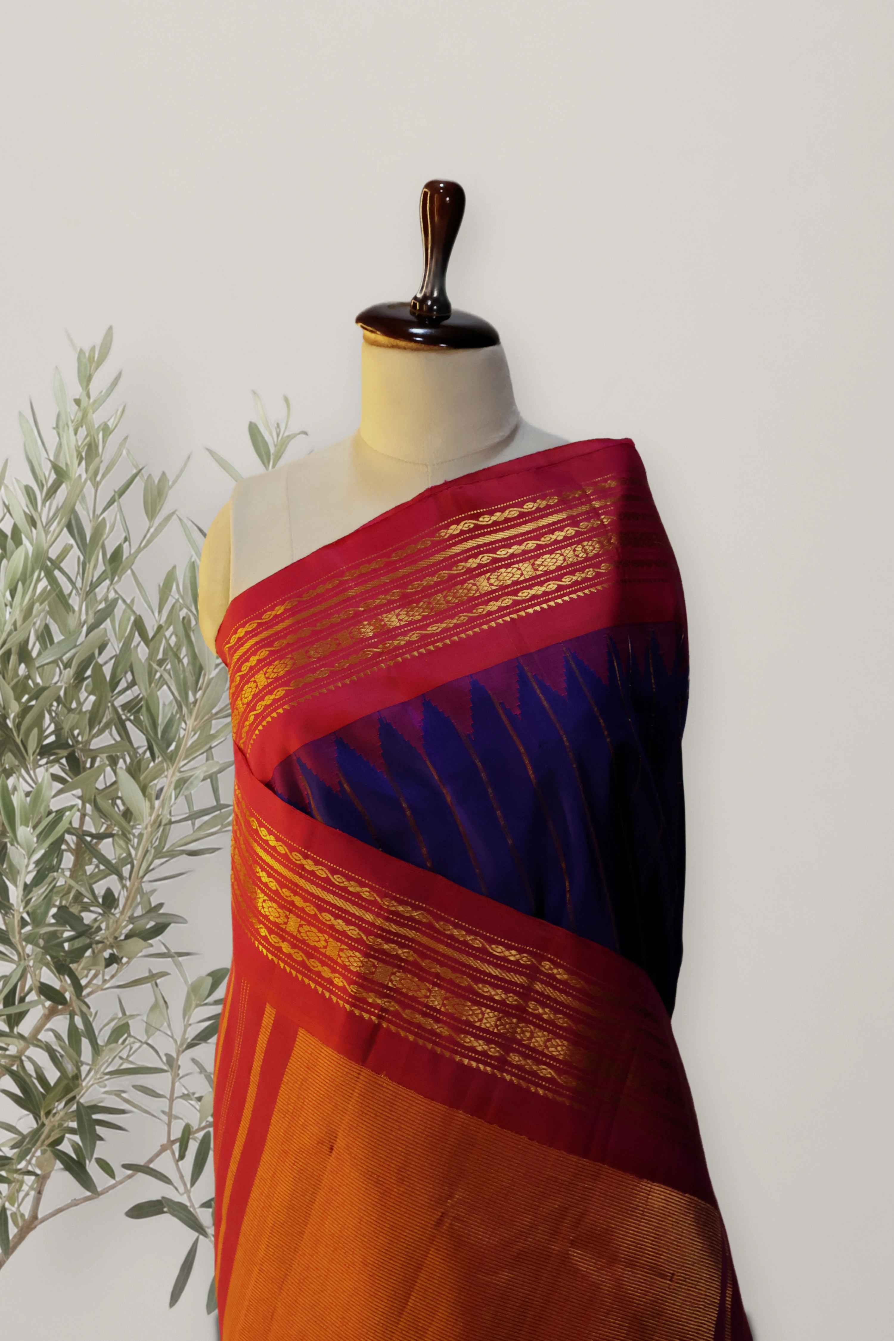 Gadwal Pattu Handloom: the whole piece, laid out. Gadwal Pattu.