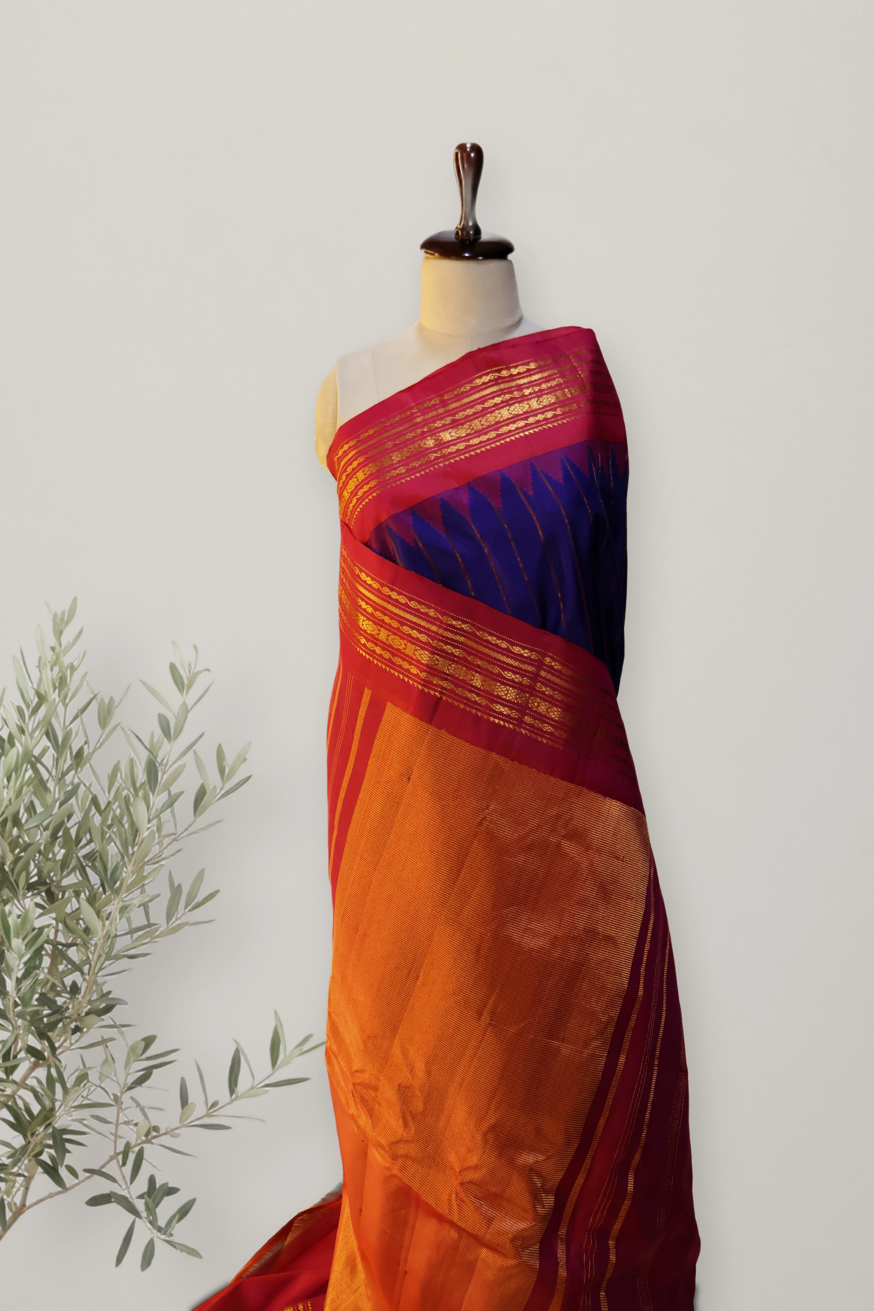Gadwal Pattu Handloom: a detail of the work. Gadwal Pattu.