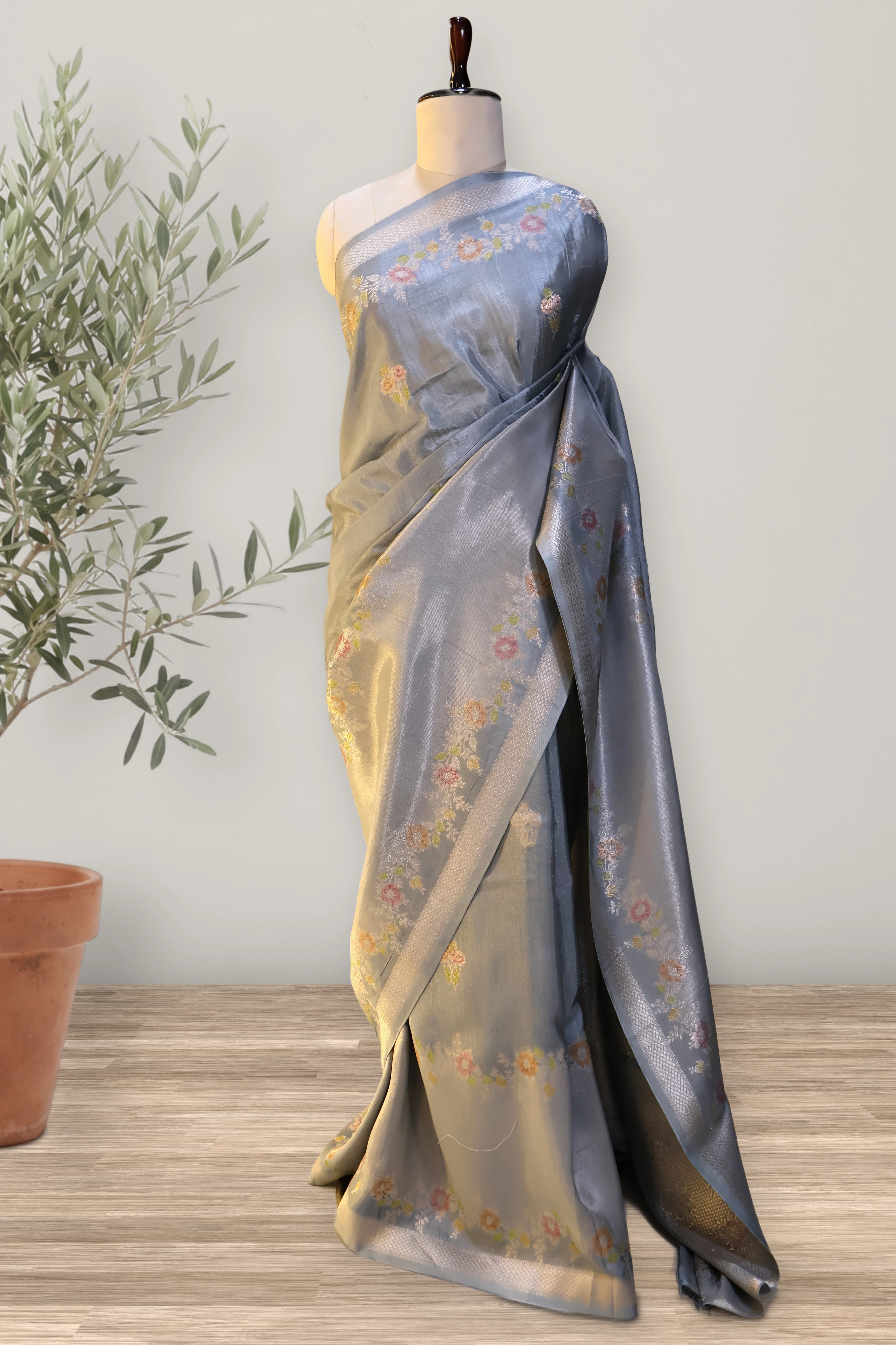 Visco Matka Silk: a detail of the work. Visco Matka Silk.