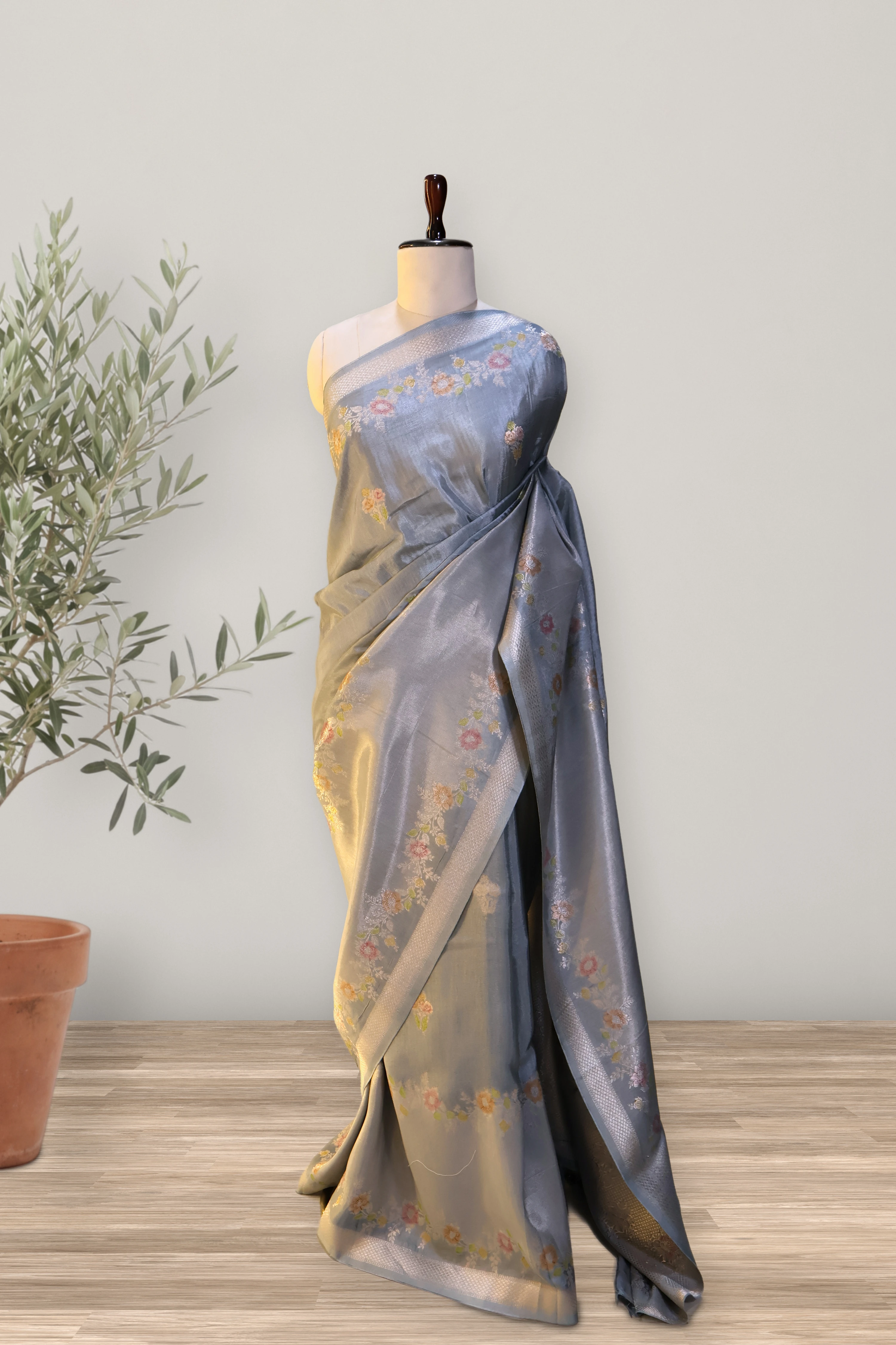 Visco Matka Silk: a detail of the work. Visco Matka Silk.