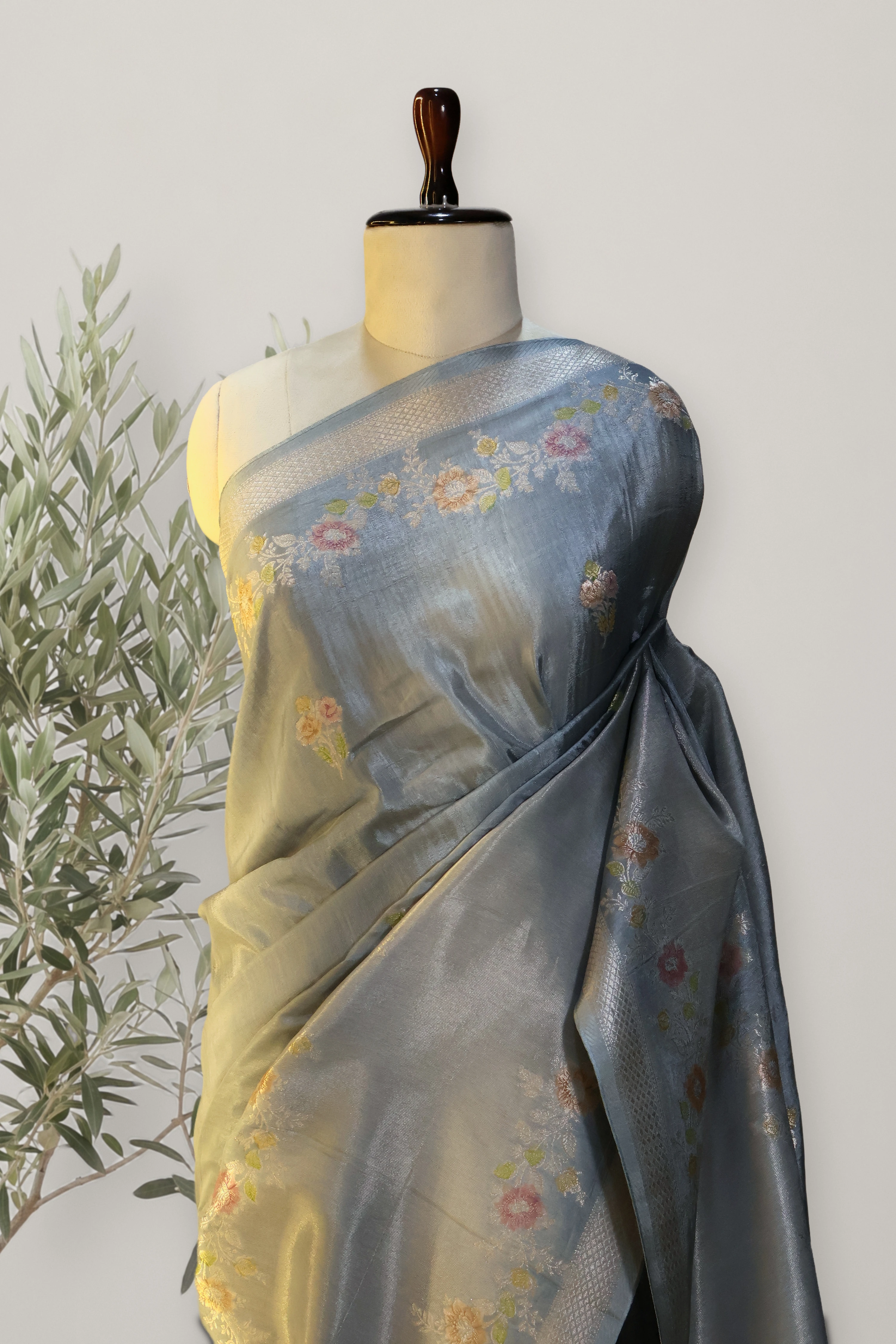 Visco Matka Silk: a detail of the work. Visco Matka Silk.