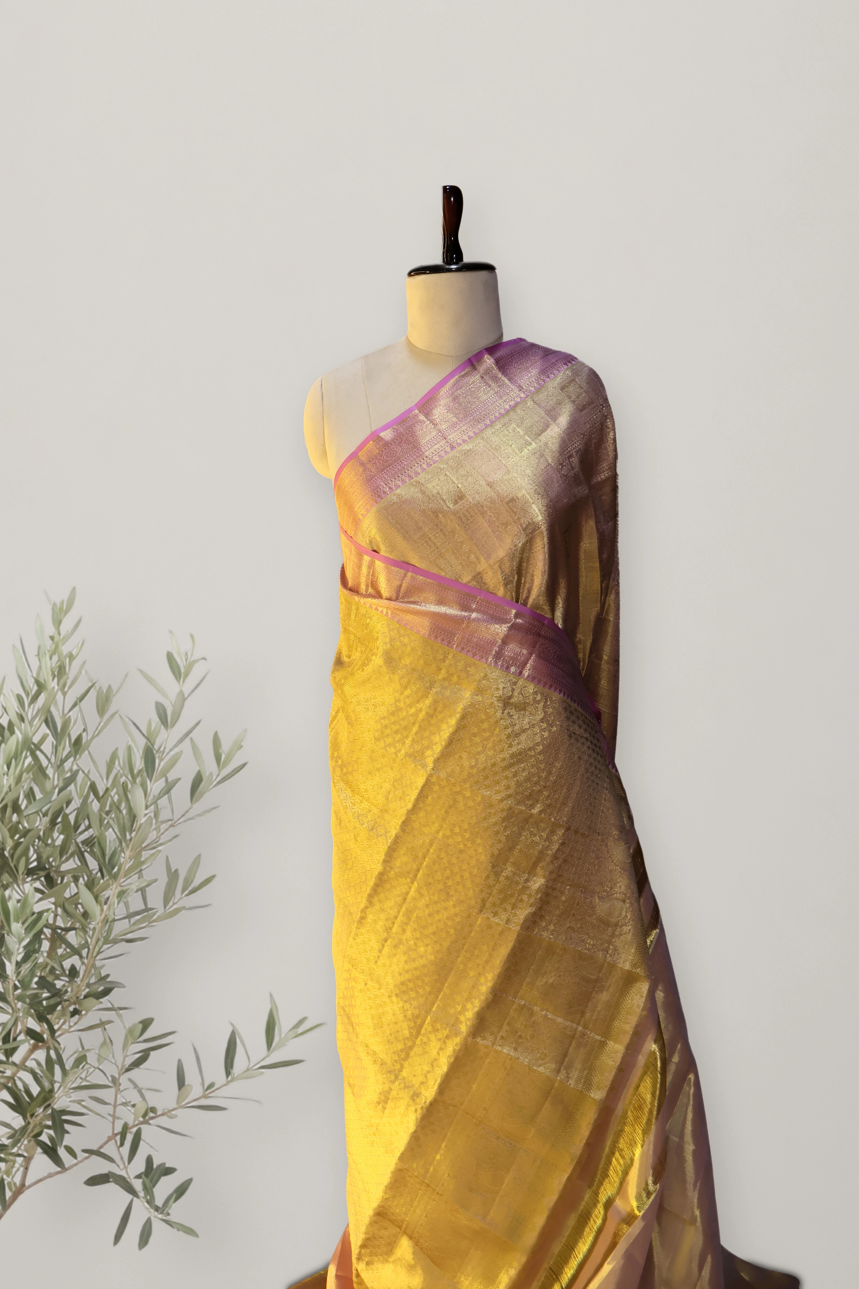 Katchi Pattu Bridal Saree: a detail of the work. Kanchi Pattu.