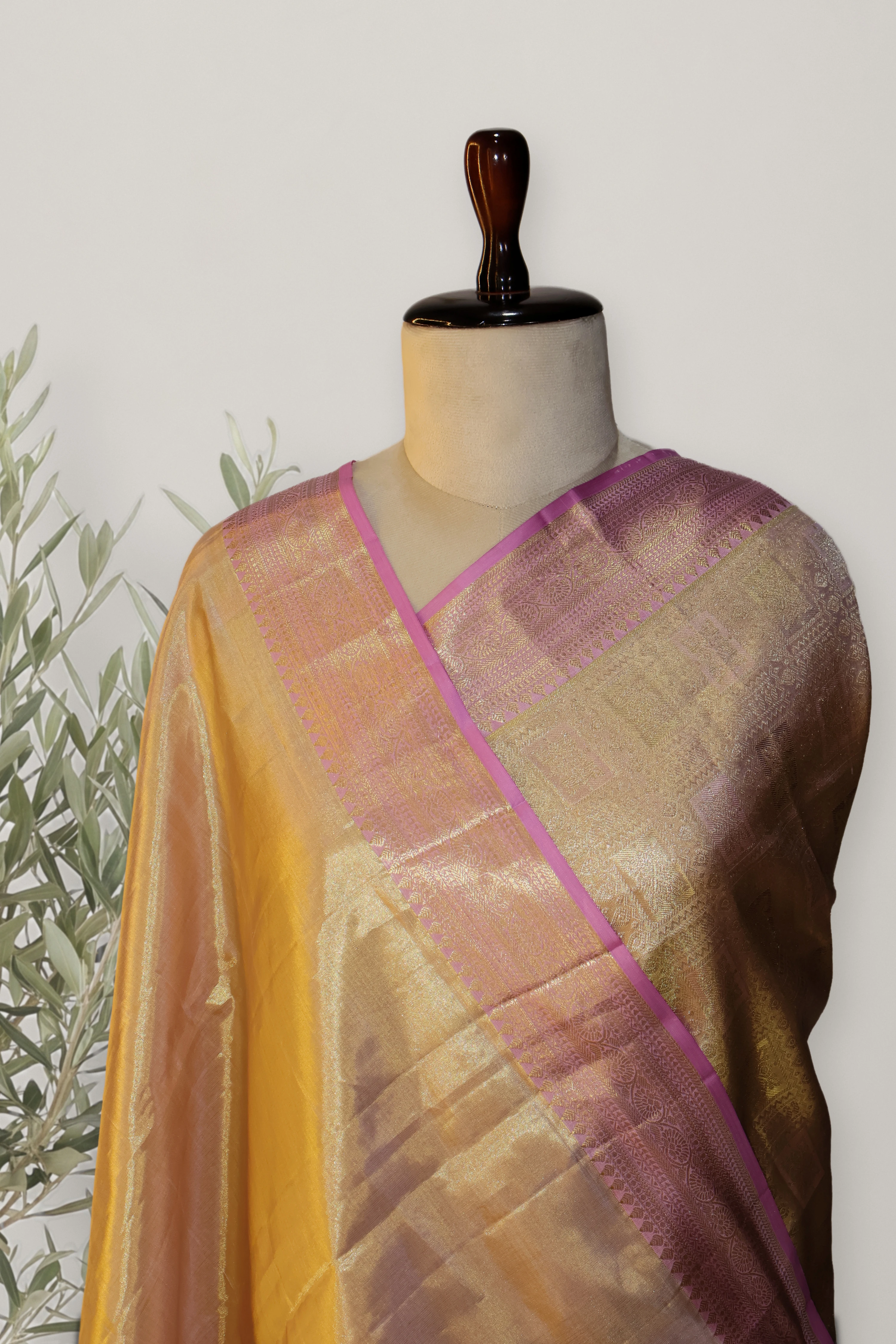 Katchi Pattu Bridal Saree: a detail of the work. Kanchi Pattu.
