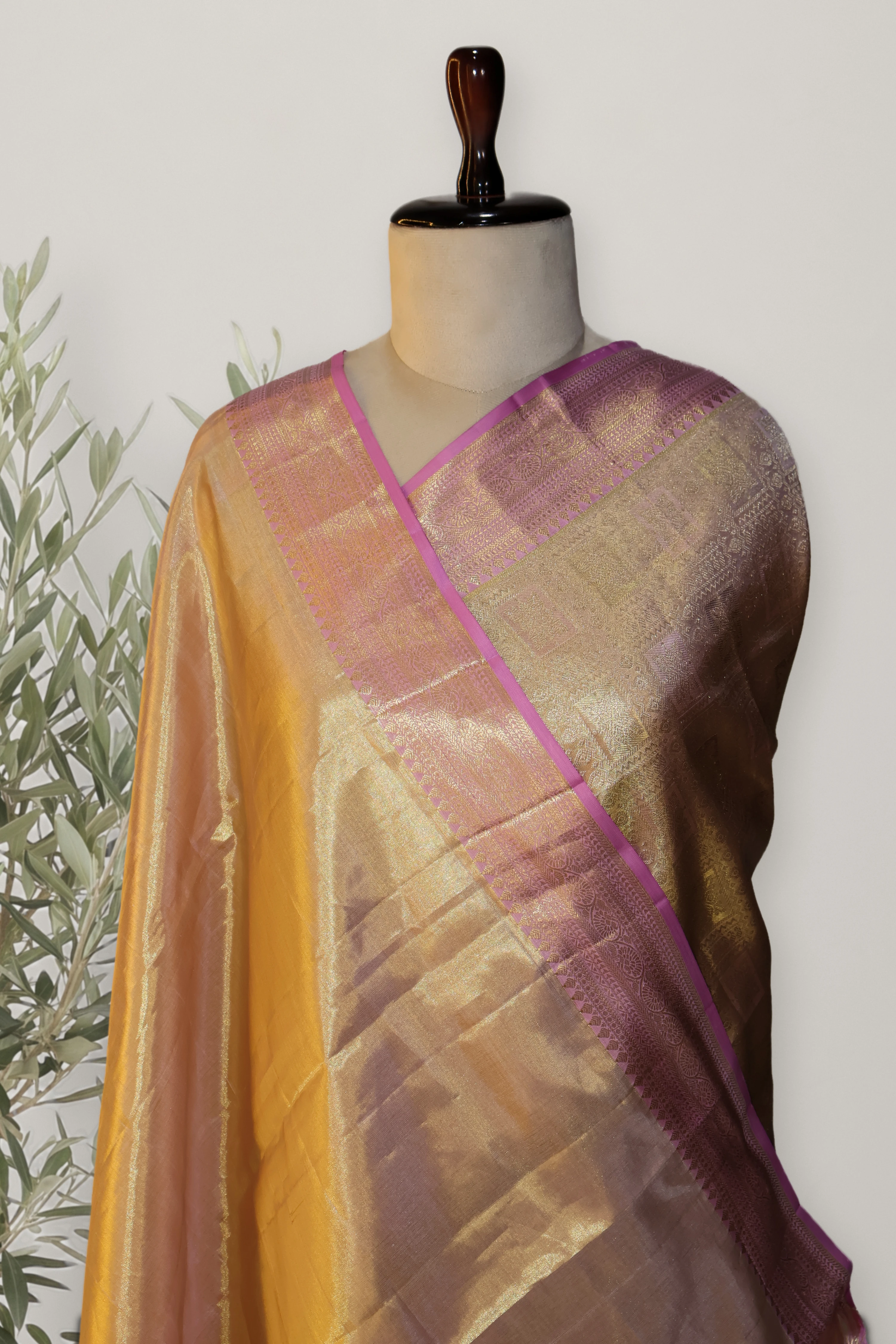 Katchi Pattu Bridal Saree: a detail of the work. Kanchi Pattu.