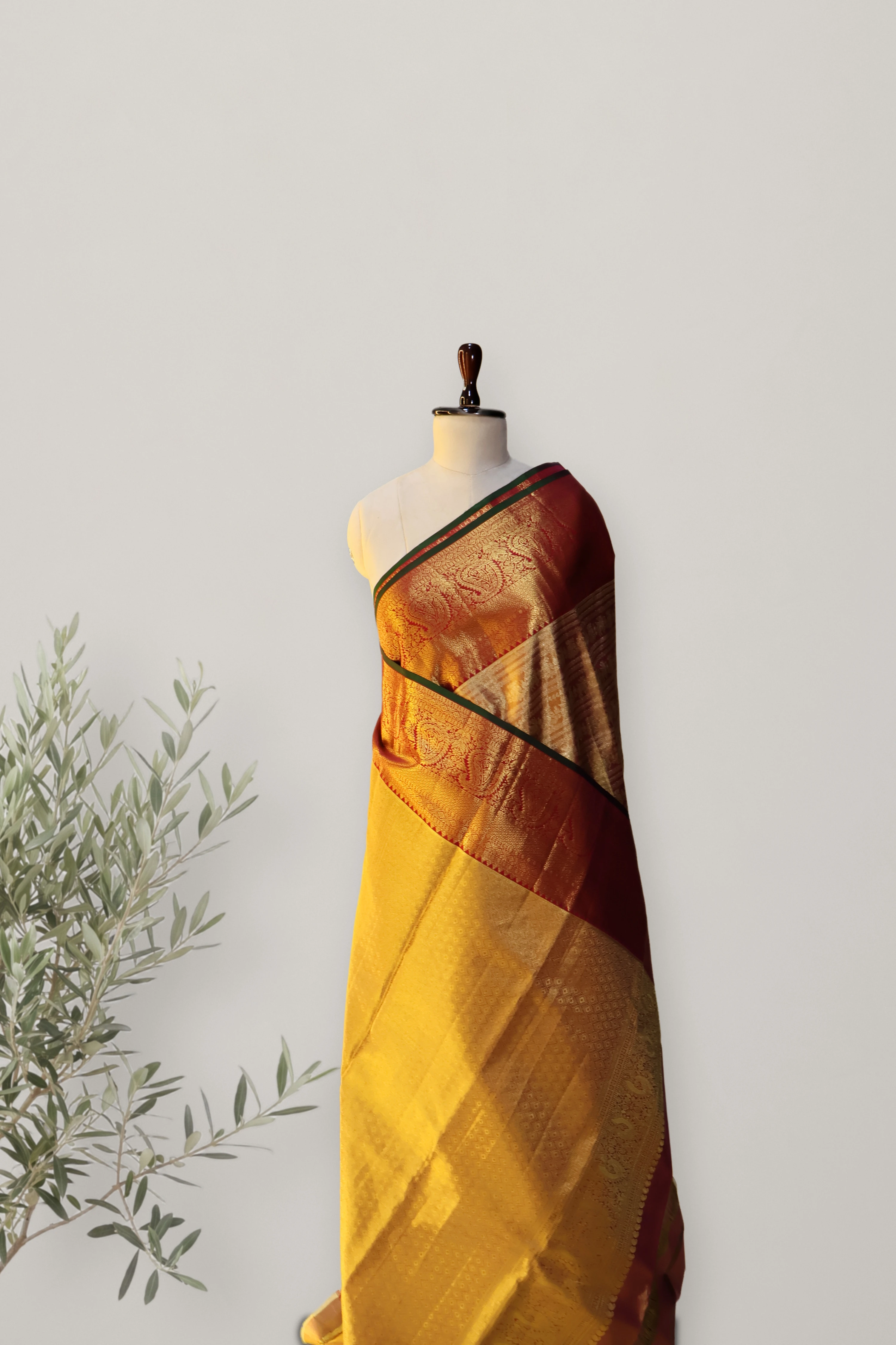 Katchi Pattu Bridal Saree: a detail of the work. Katchi Pattu.